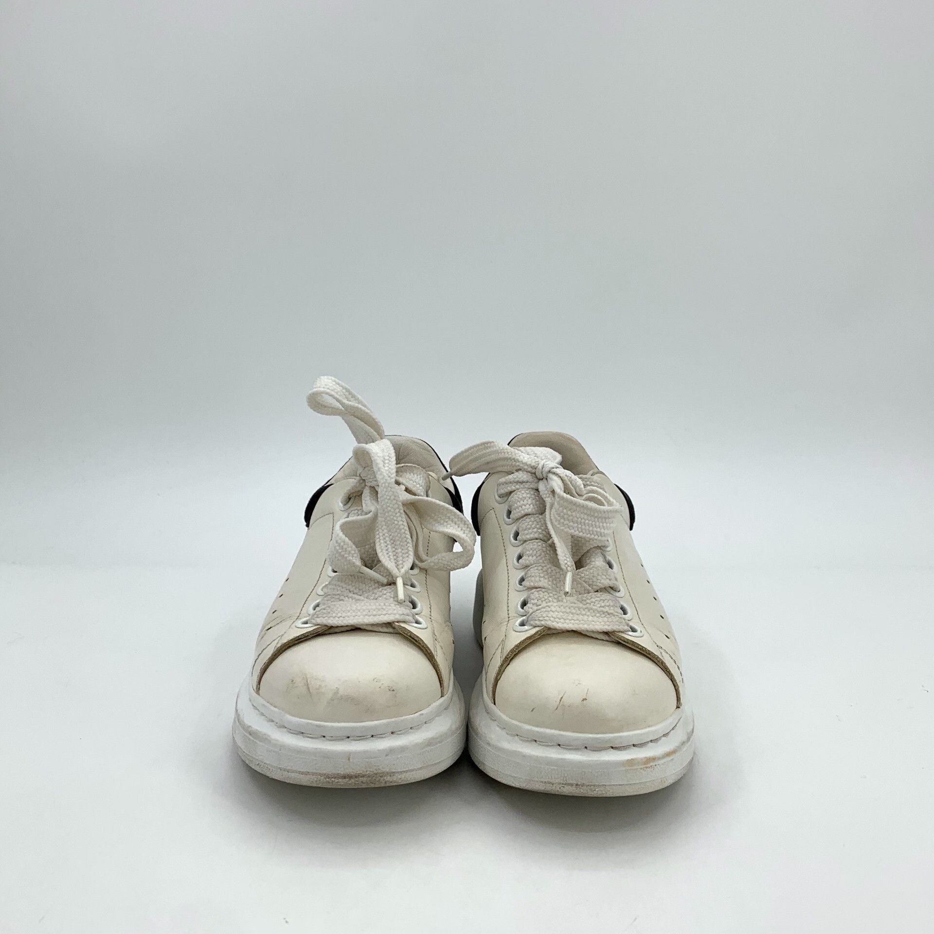 Alexander McQueen Alexander McQueen White Lowtop Sneakers 35 Women Size US 5 / IT 35 - 3 Thumbnail