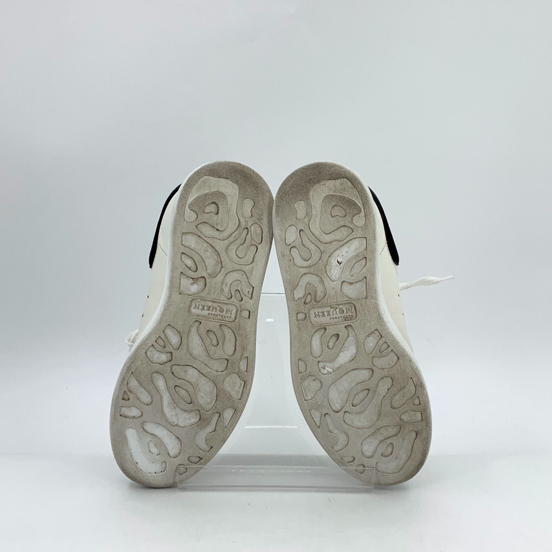 Alexander McQueen Alexander McQueen White Lowtop Sneakers 35 Women Size US 5 / IT 35 - 5 Thumbnail