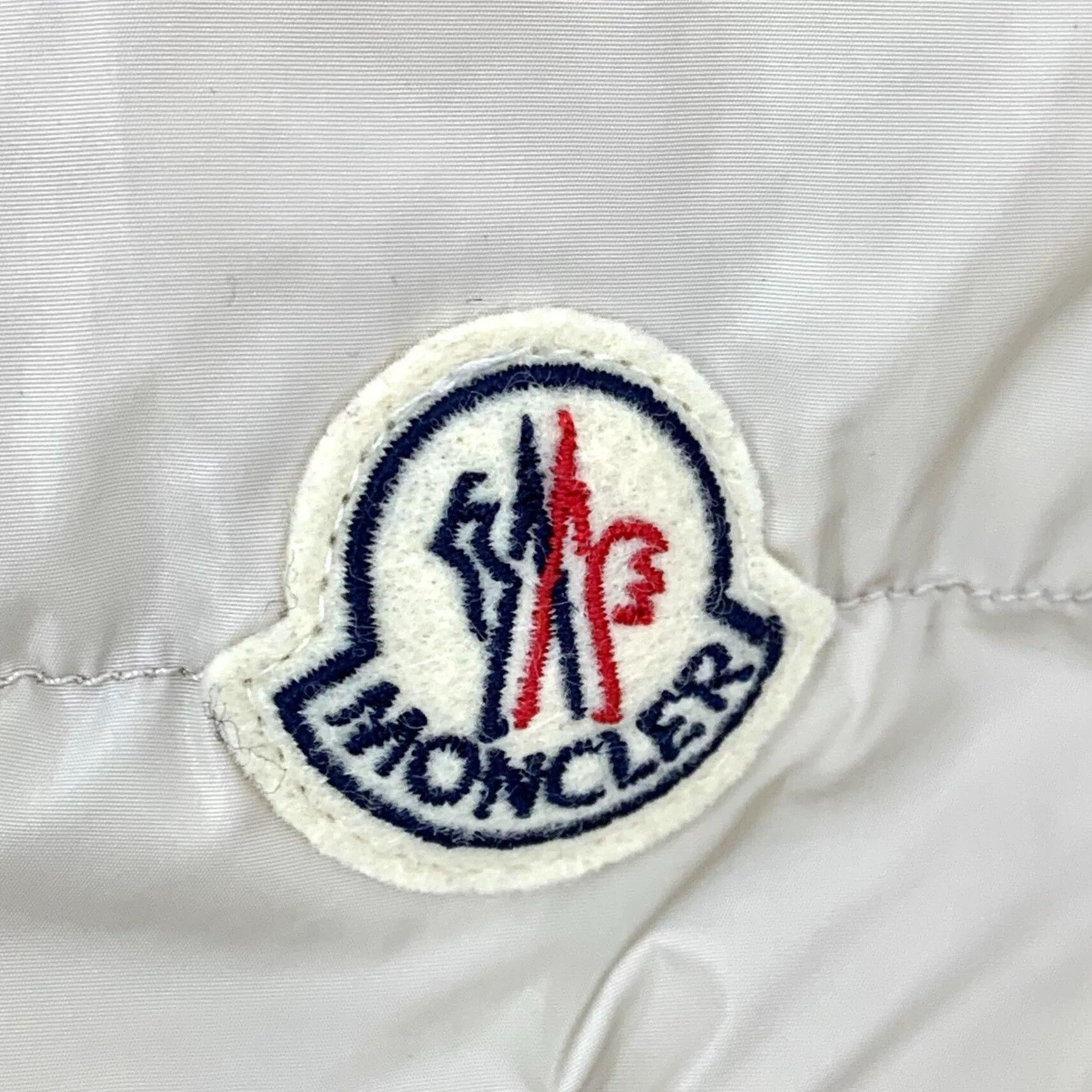 Moncler Moncler Beige Down Jacket L Women Size L / US 10 / IT 46 - 5 Thumbnail
