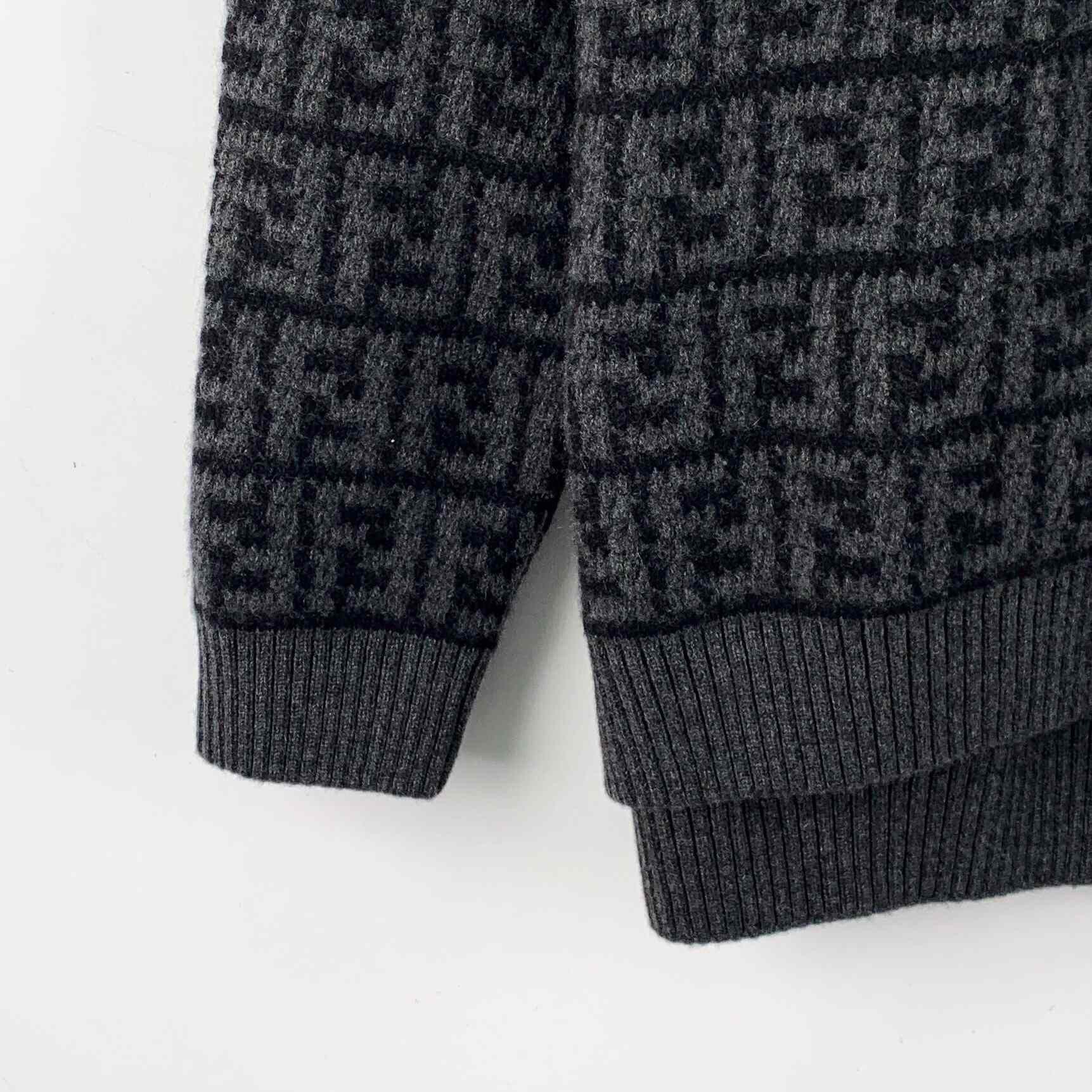 Fendi Fendi Gray Sweater S Men Size US S / EU 44-46 / 1 - 4 Thumbnail