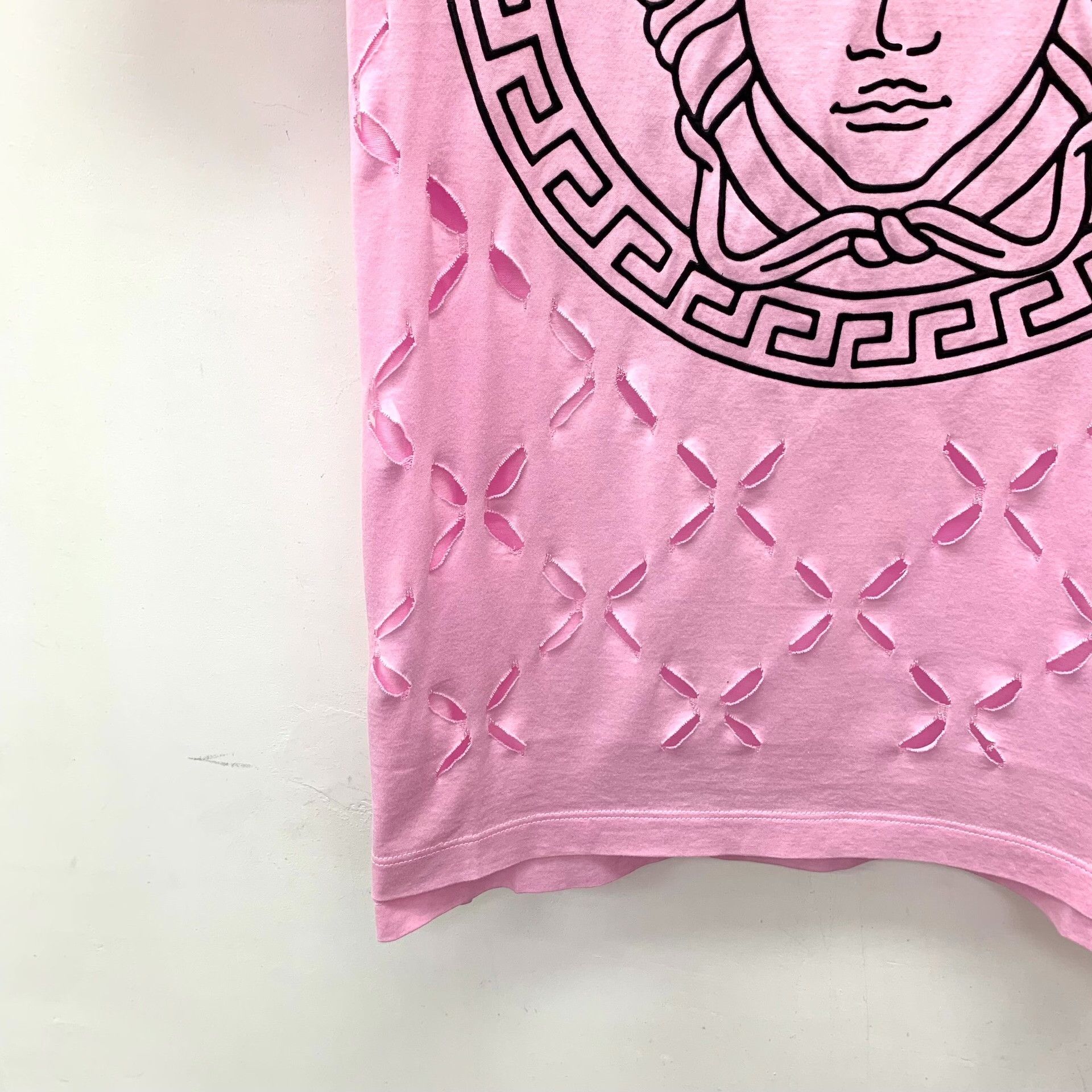 Versace Versace Pink T-Shirt L Women Size L / US 10 / IT 46 - 4 Thumbnail