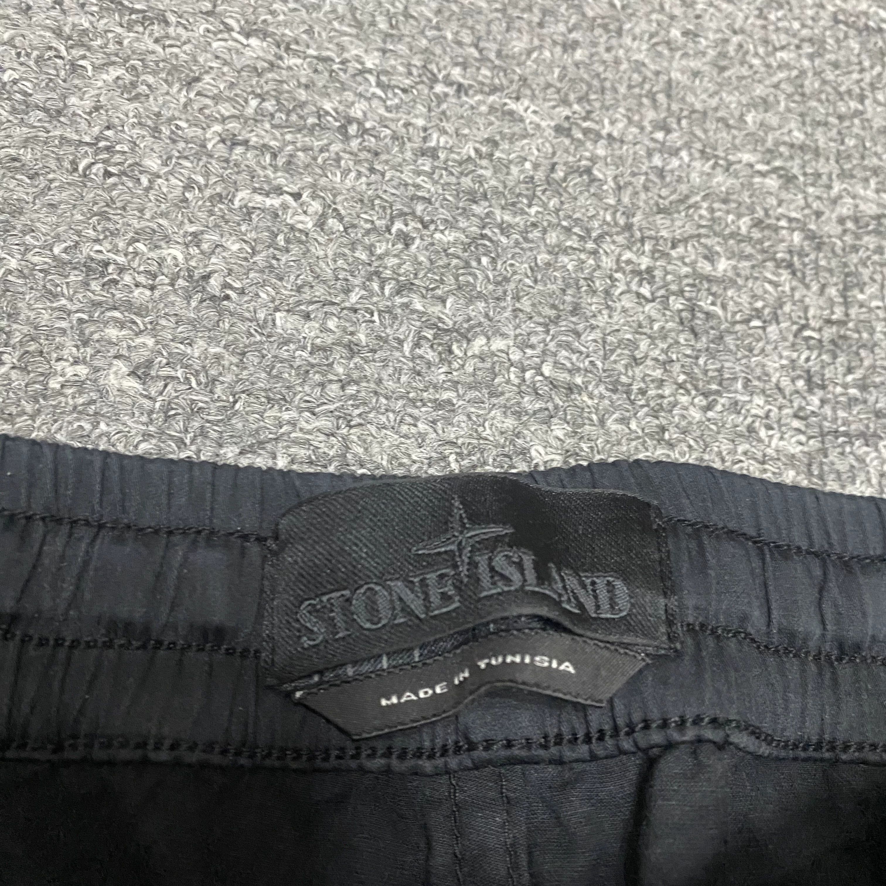 Stone Island Stone Island Ghost Badge Shorts Size US 34 / EU 50 - 4 Thumbnail