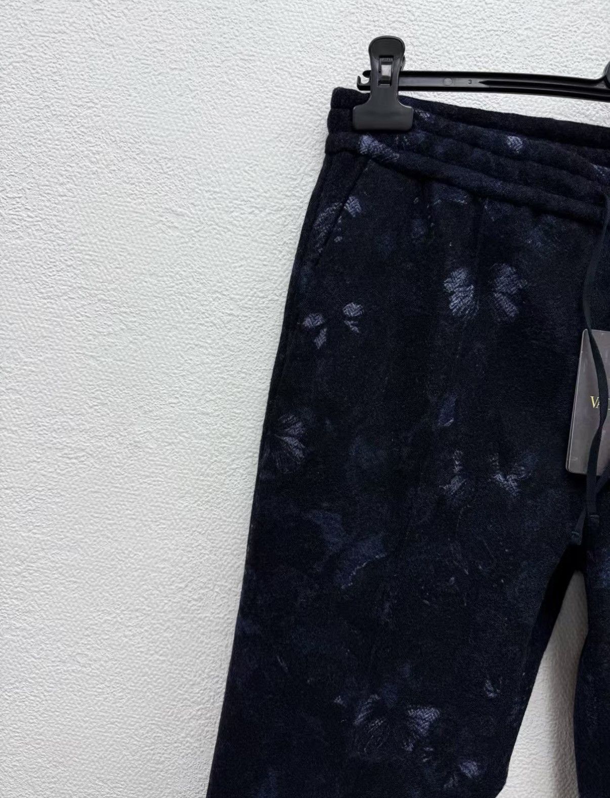 Valentino Black Floral Patterned Casual Pants Size 30 Size US 30 / EU 46 - 4 Thumbnail
