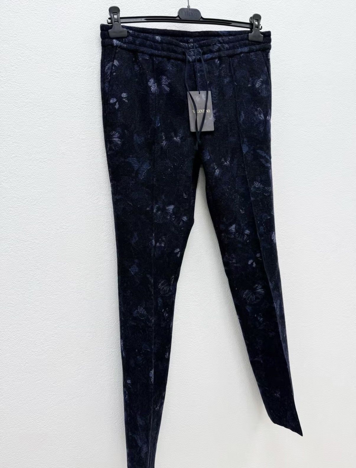 Valentino Black Floral Patterned Casual Pants Size 30 Size US 30 / EU 46 - 2 Thumbnail
