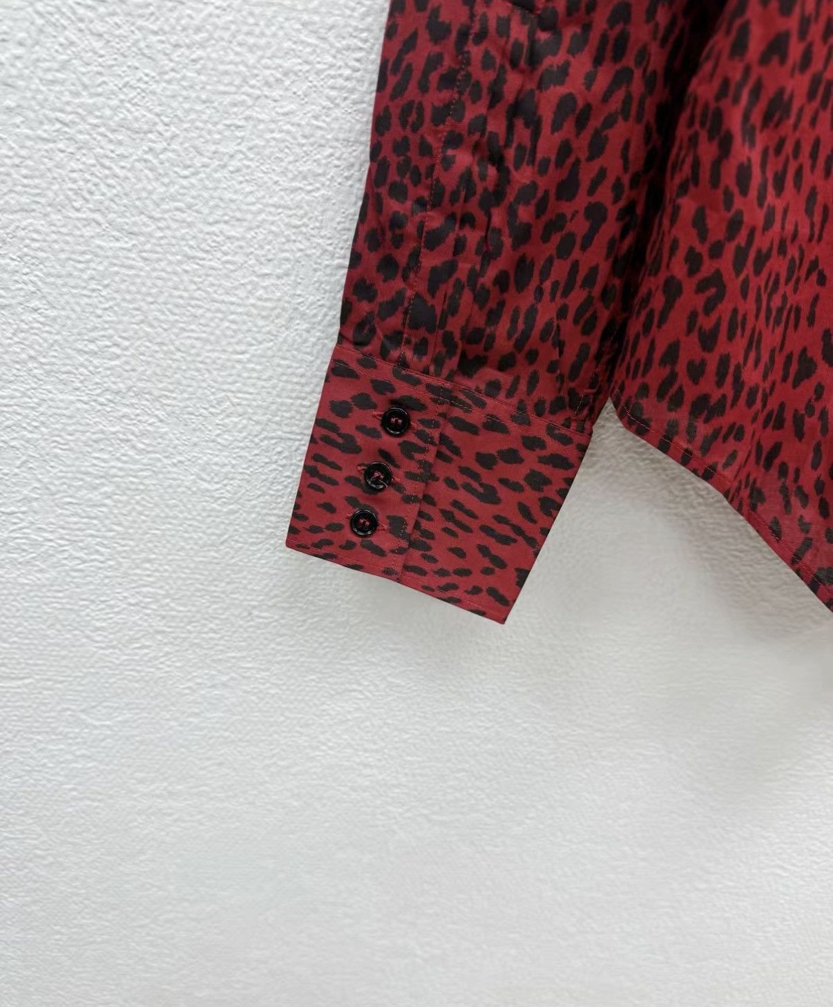 Saint Laurent Paris Red Leopard Print Long Sleeve Button-Up Shirt XS Size US XS / EU 42 / 0 - 6 Thumbnail