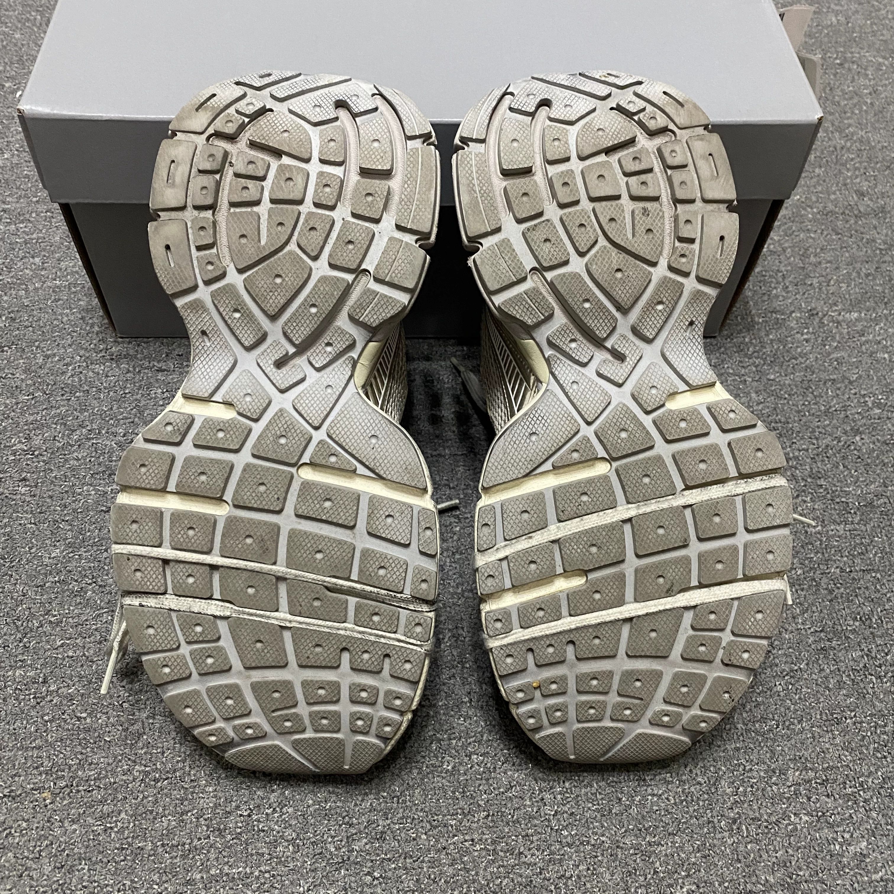 Balenciaga Balenciaga 3XL Distressed Dad Shoes Size US 10 / EU 43 - 8 Thumbnail