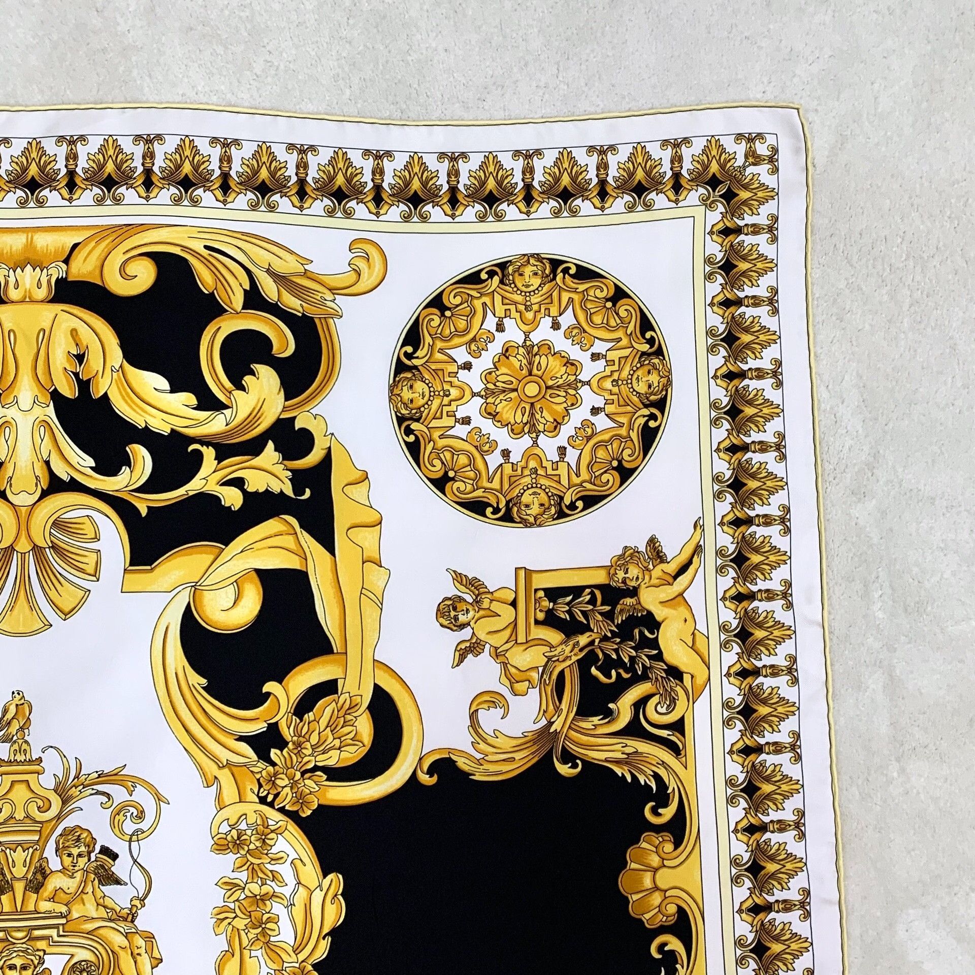 Versace Versace Retro Graphic Multi Scarf 2XS Men Size ONE SIZE - 5 Thumbnail