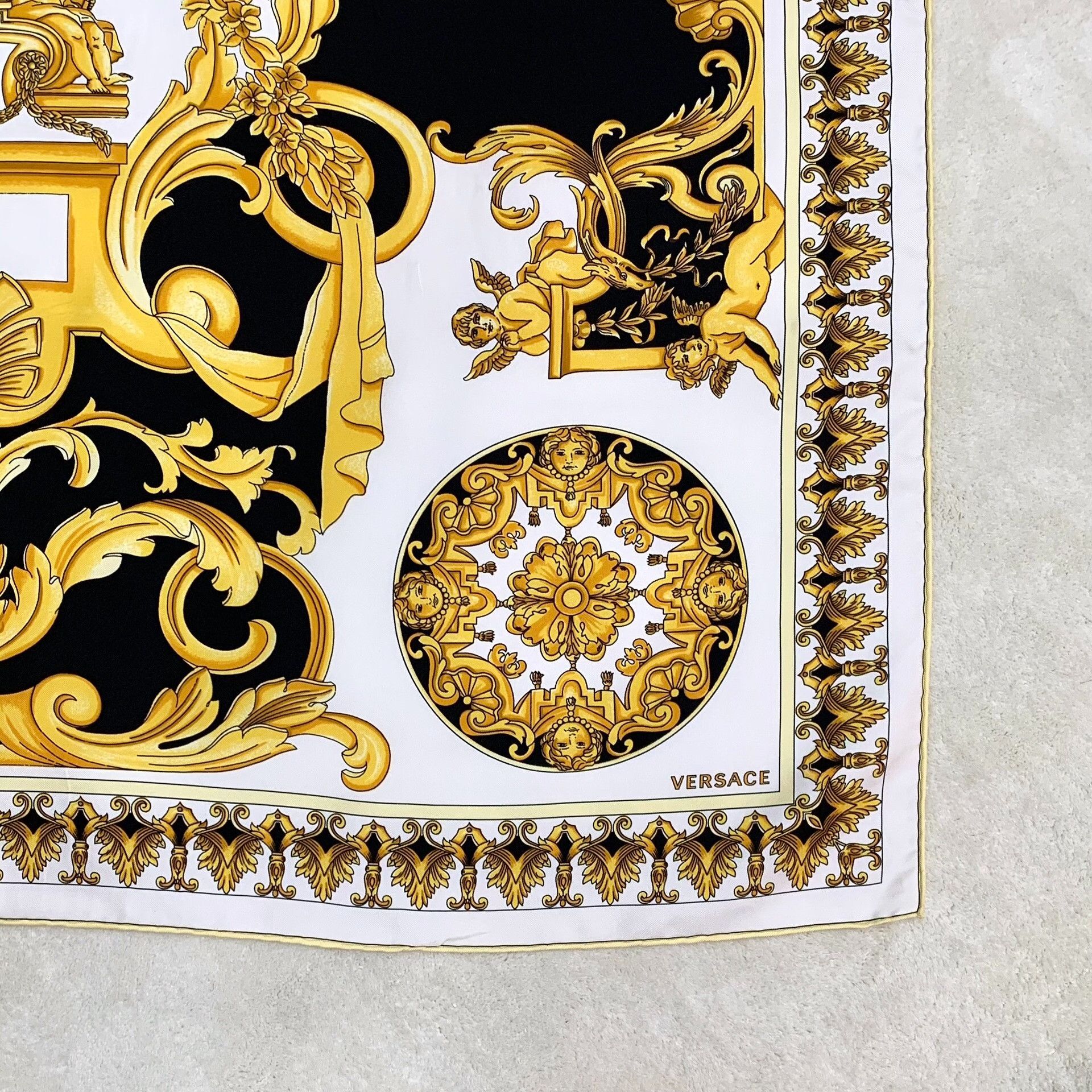 Versace Versace Retro Graphic Multi Scarf 2XS Men Size ONE SIZE - 6 Thumbnail