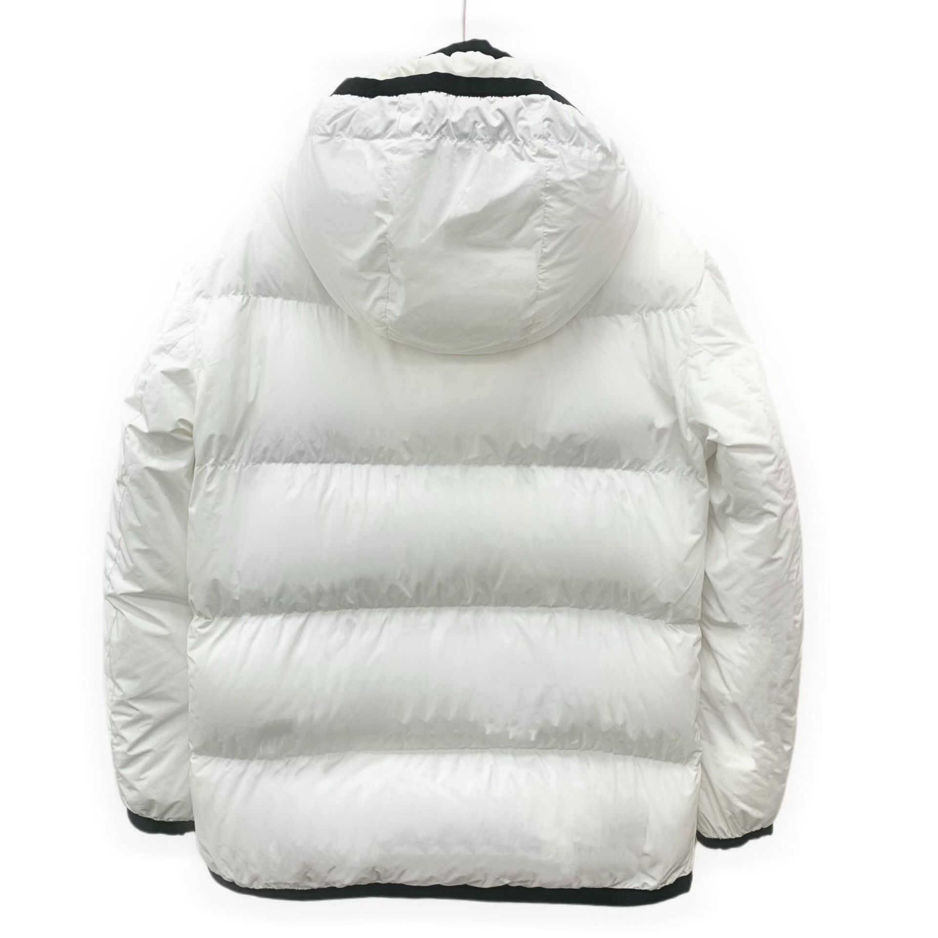 Moncler Moncler Retro White Down Jacket S Women Size S / US 4 / IT 40 - 2 Thumbnail
