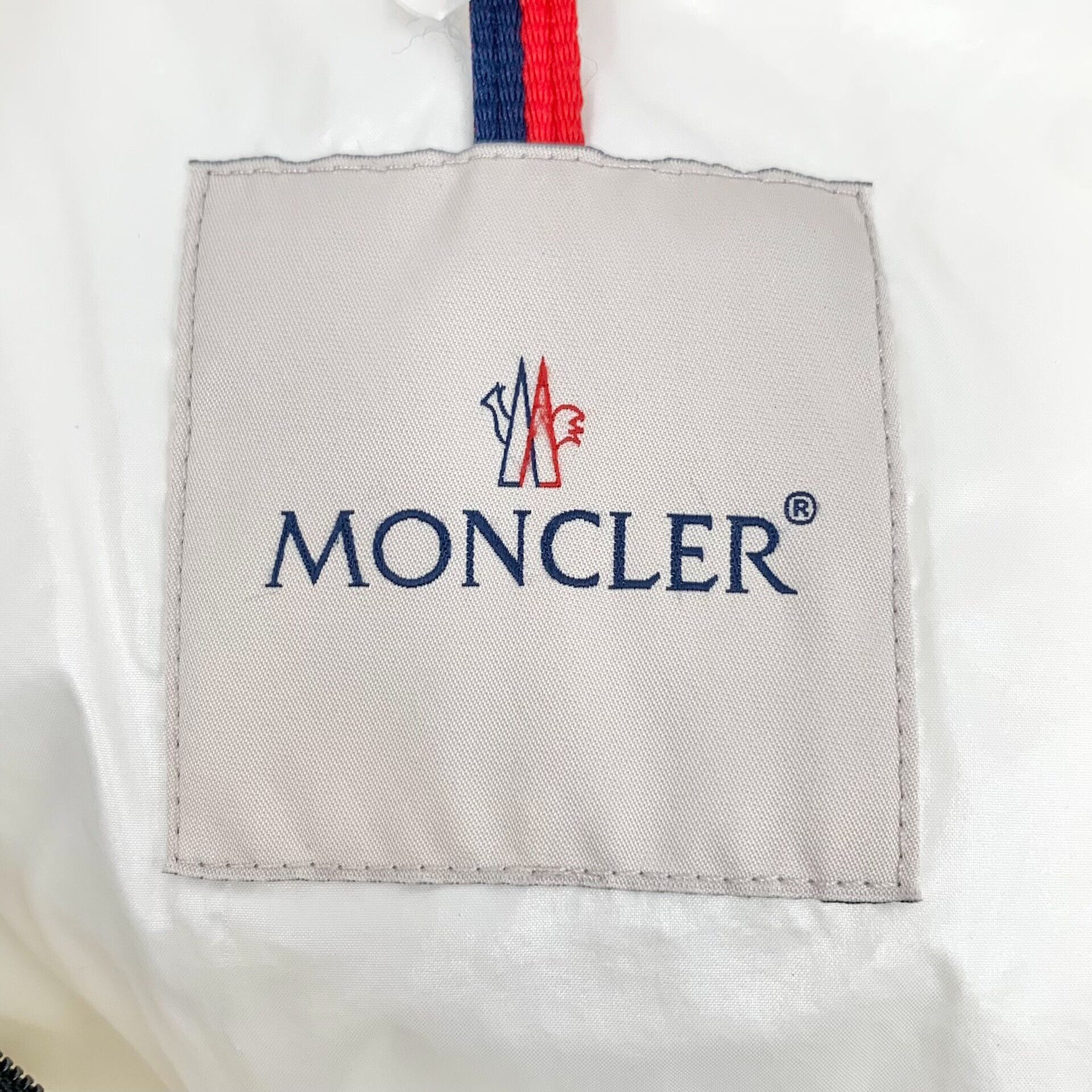 Moncler Moncler Retro White Down Jacket S Women Size S / US 4 / IT 40 - 6 Thumbnail