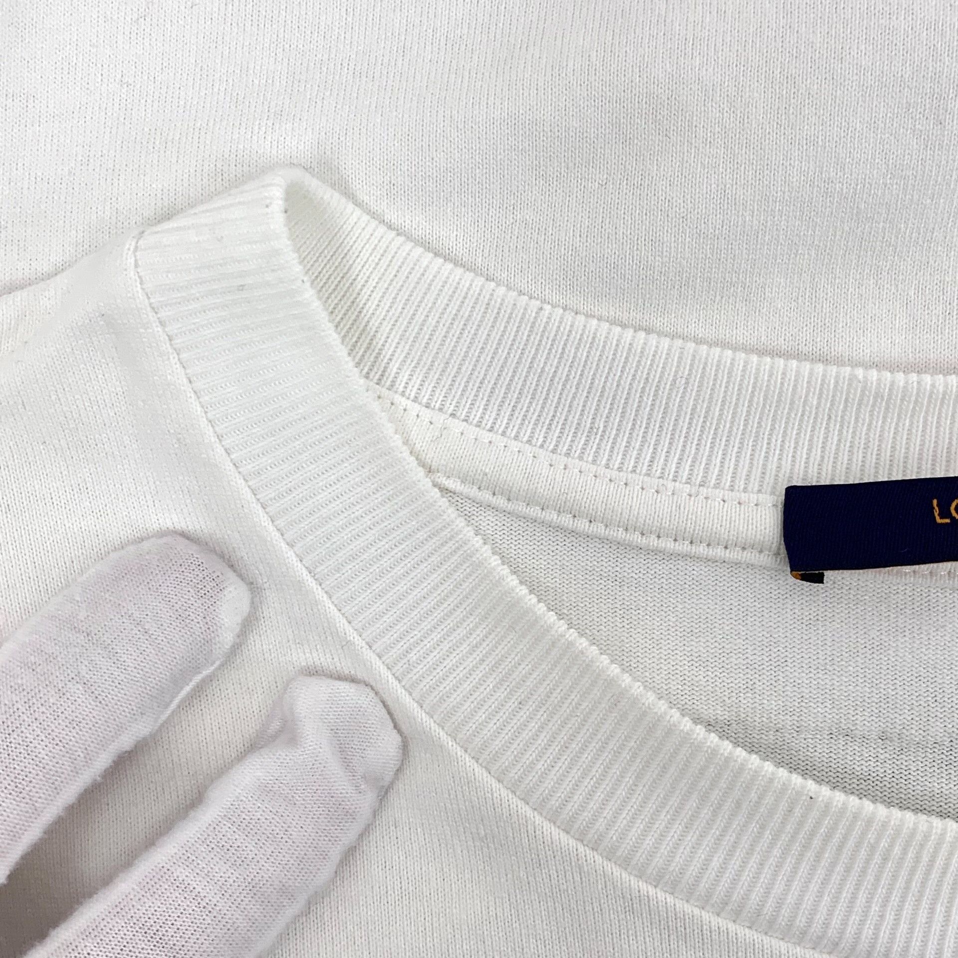 Louis Vuitton Louis Vuitton White T-Shirt L Men Size US L / EU 52-54 / 3 - 9 Thumbnail