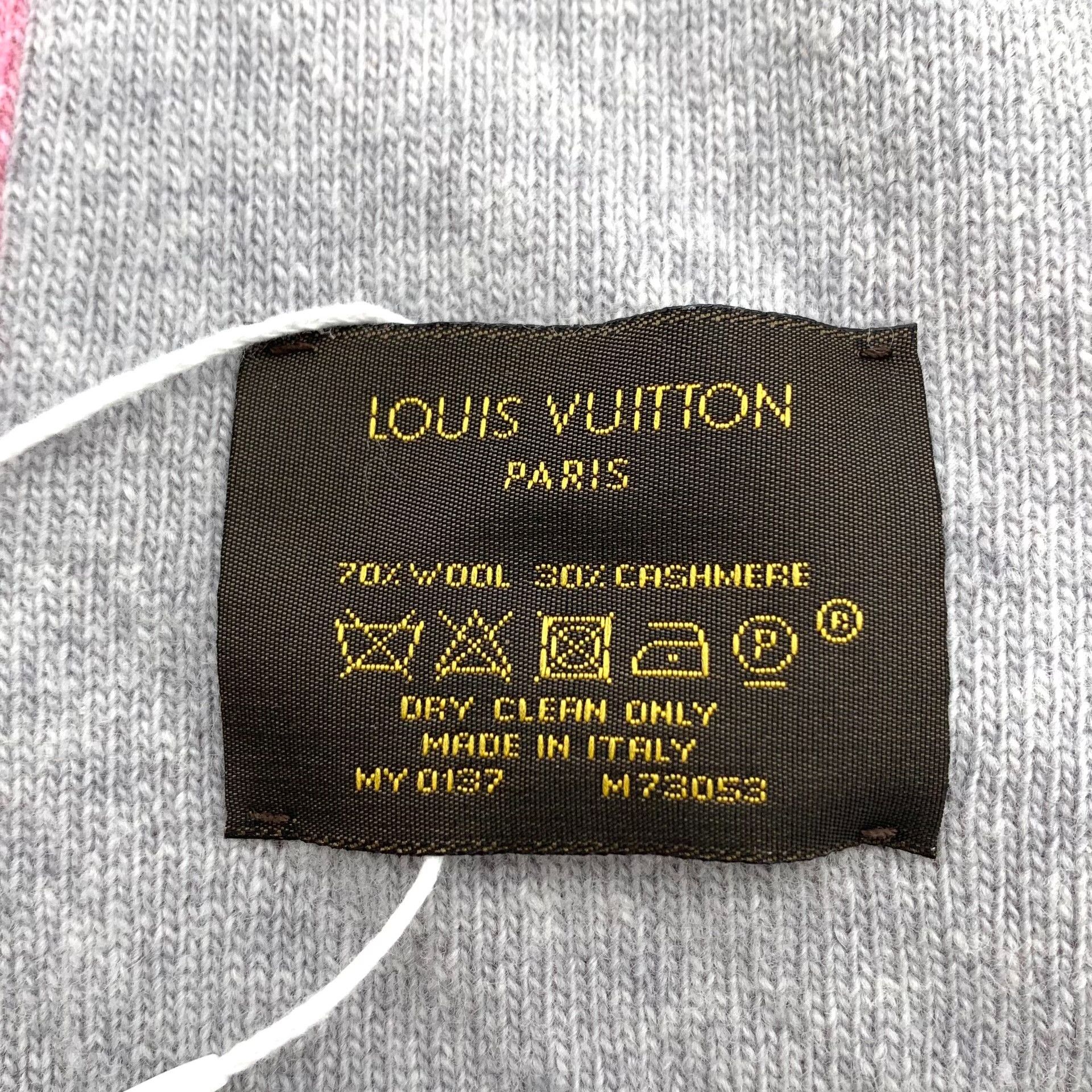 Louis Vuitton Louis Vuitton Tie-Dye Gradient Pink Scarf 35 Men Size ONE SIZE - 7 Thumbnail