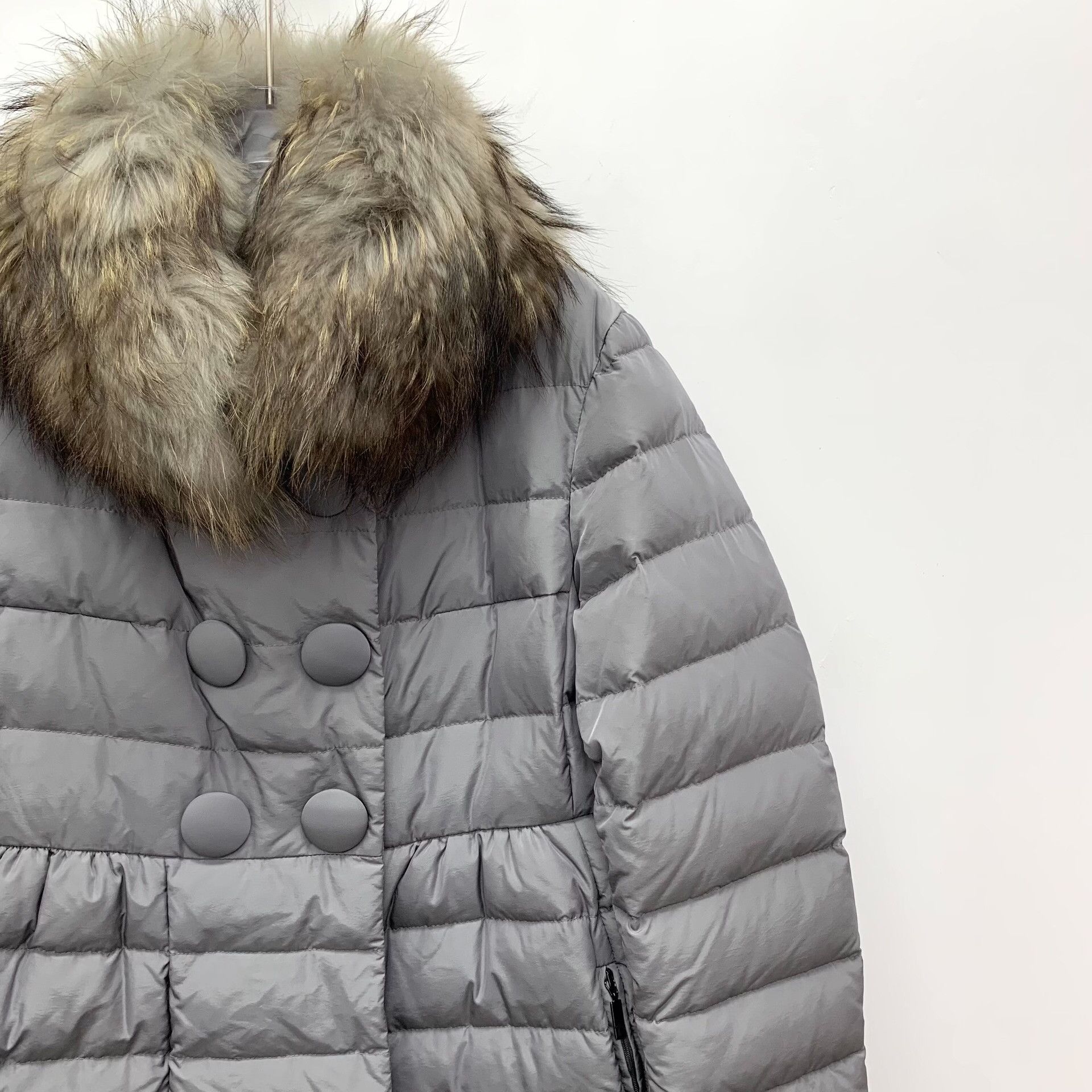 Moncler Moncler Fur Gray Down Jacket L Women Size L / US 10 / IT 46 - 3 Thumbnail