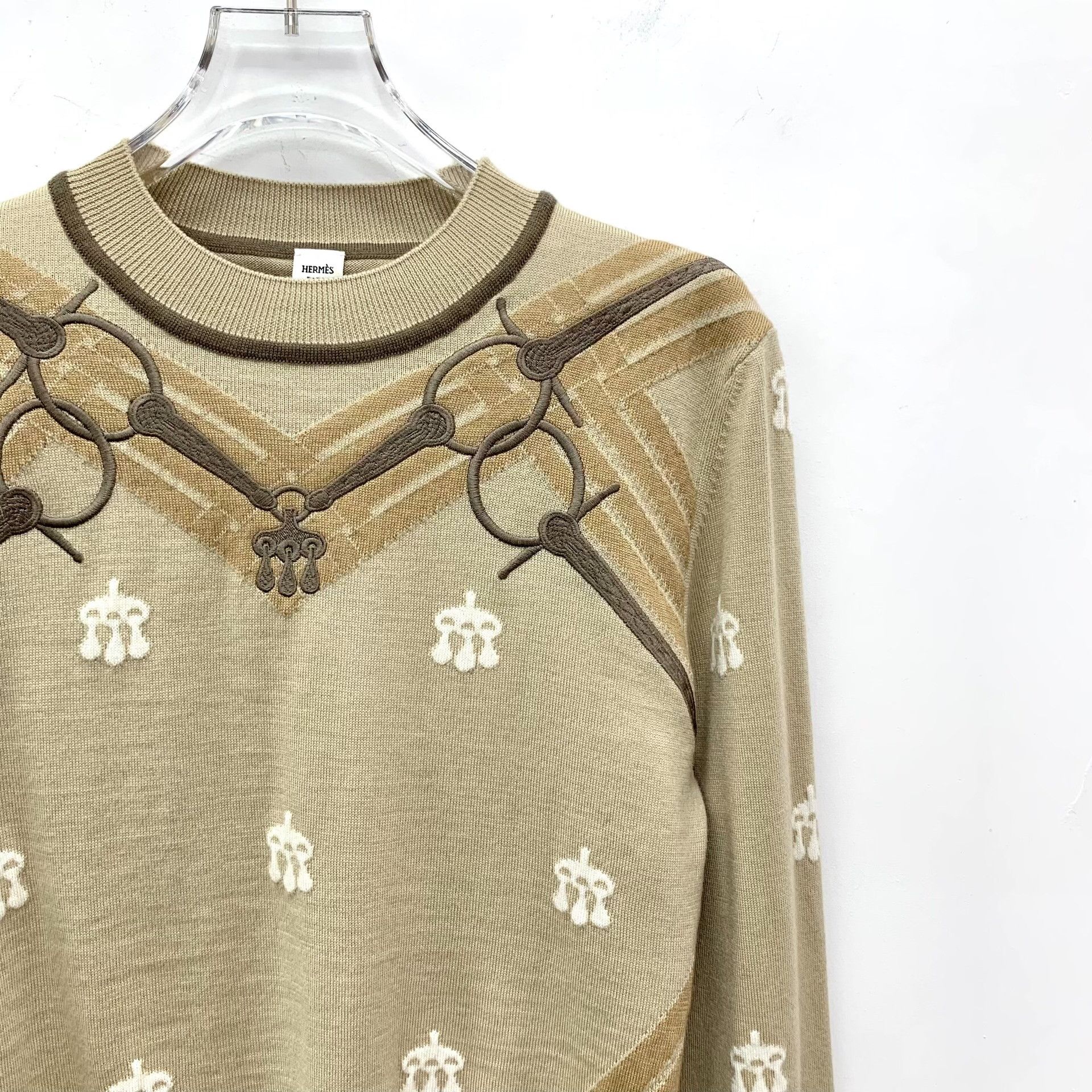 Hermes Hermes Embroidered Brown Sweater M Women Size M / US 6-8 / IT 42-44 - 3 Thumbnail