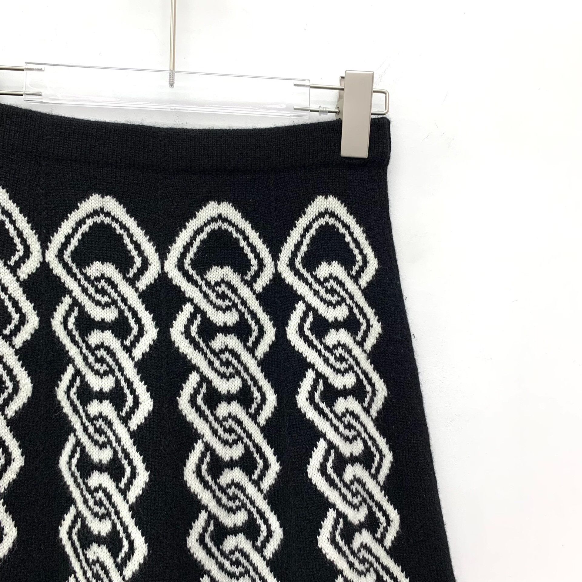Loro Piana Loro Piana Knit Black Skirt S Women Size 26" / US 2 / IT 38 - 3 Thumbnail