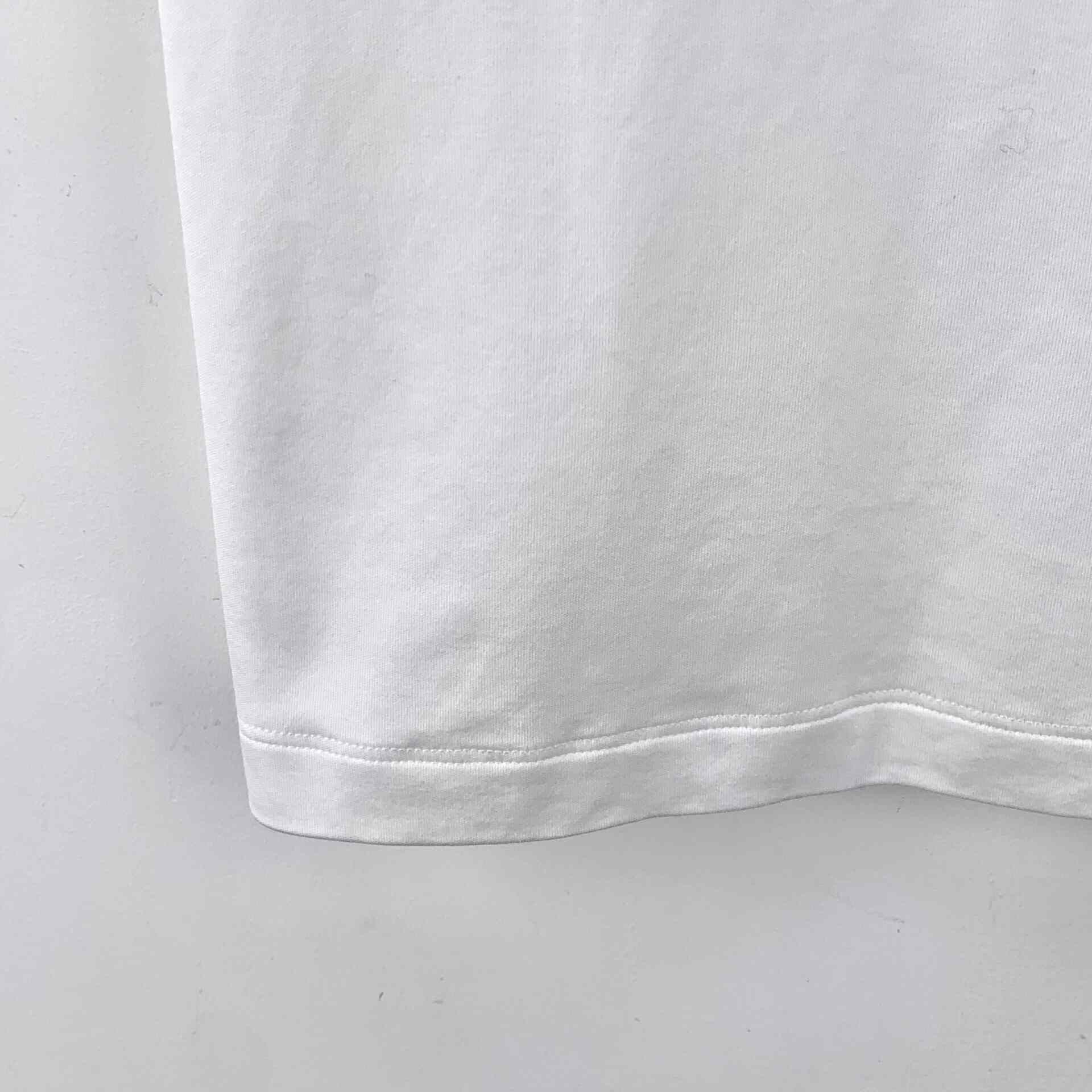 Louis Vuitton Louis Vuitton White T-Shirt M Men Size US M / EU 48-50 / 2 - 5 Thumbnail