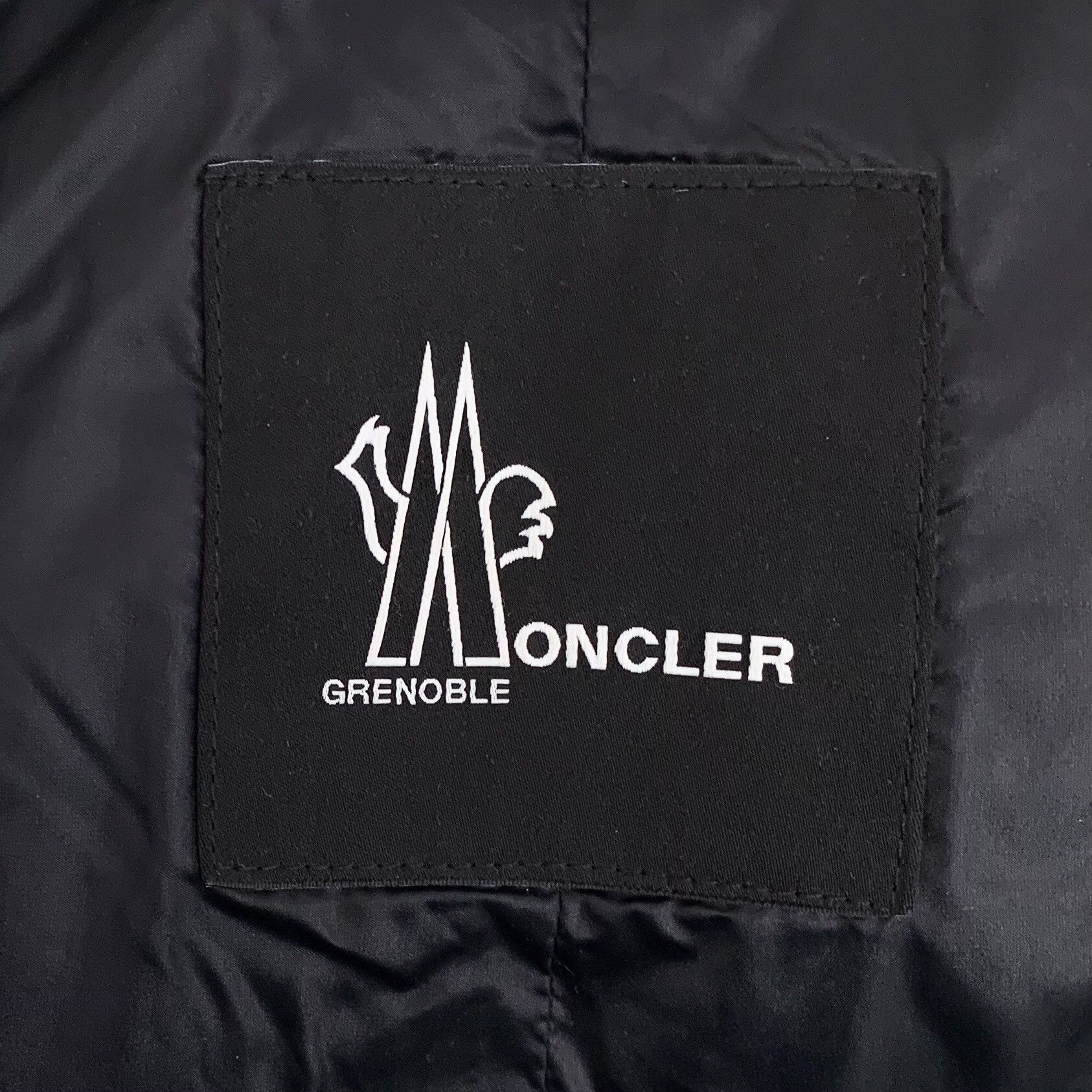 Moncler Moncler White Down Jacket XS Women Size XS / US 0-2 / IT 36-38 - 6 Thumbnail