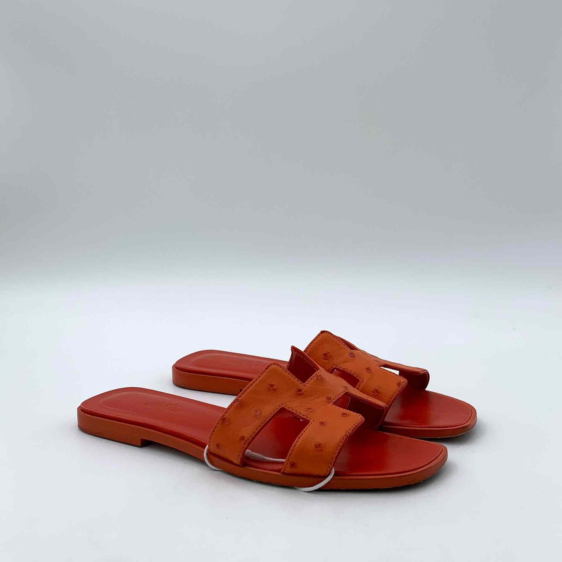 Hermes Hermes Red Sandals 38 Women Size US 7.5 / IT 37.5 - 2 Thumbnail