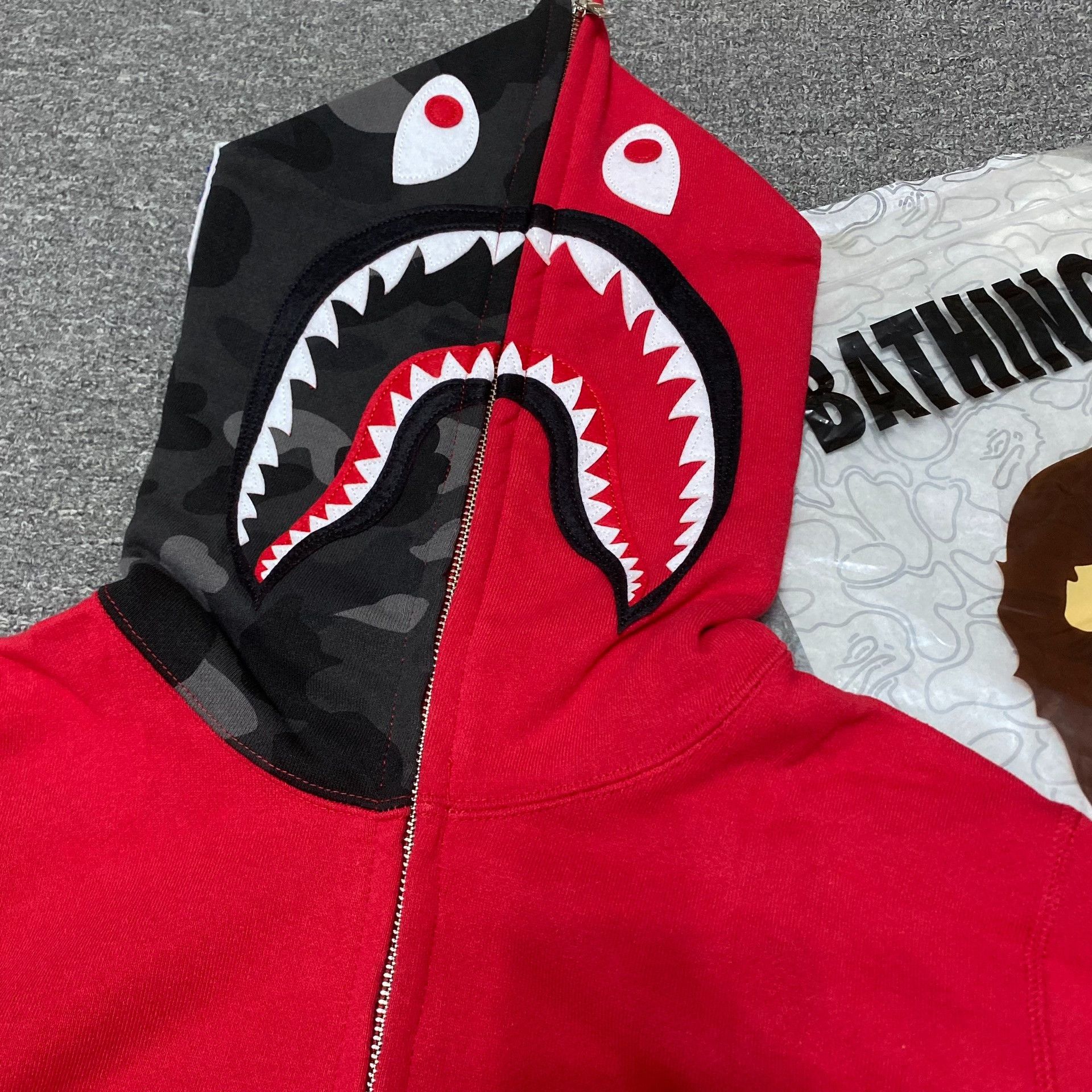 Bape BAPE Embroidered Shark Zip Jacket Size US M / EU 48-50 / 2 - 4 Thumbnail