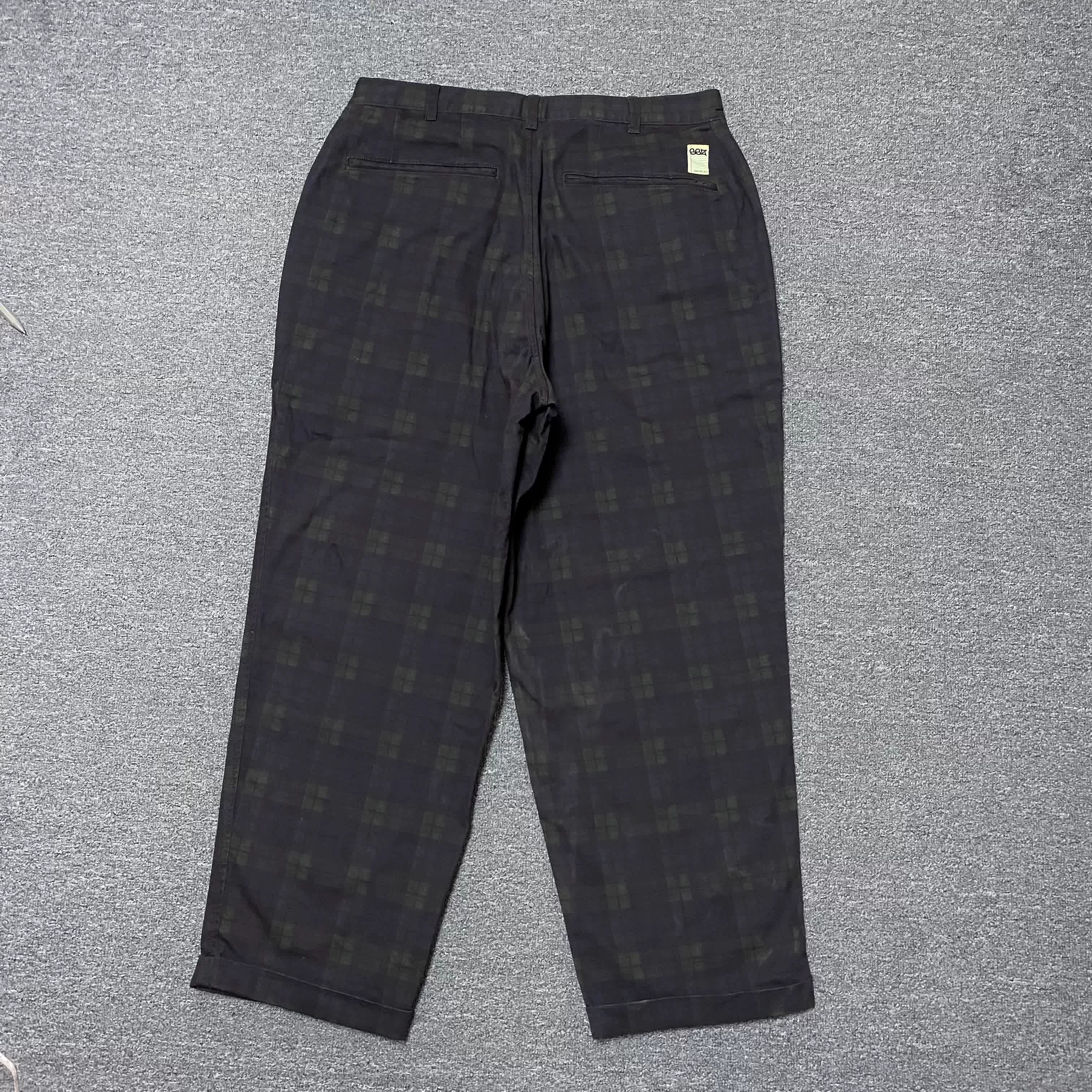 Beams Japan BEAMS SSZ Plaid Loose-Fit Pants Size US 26 / EU 42 - 2 Thumbnail