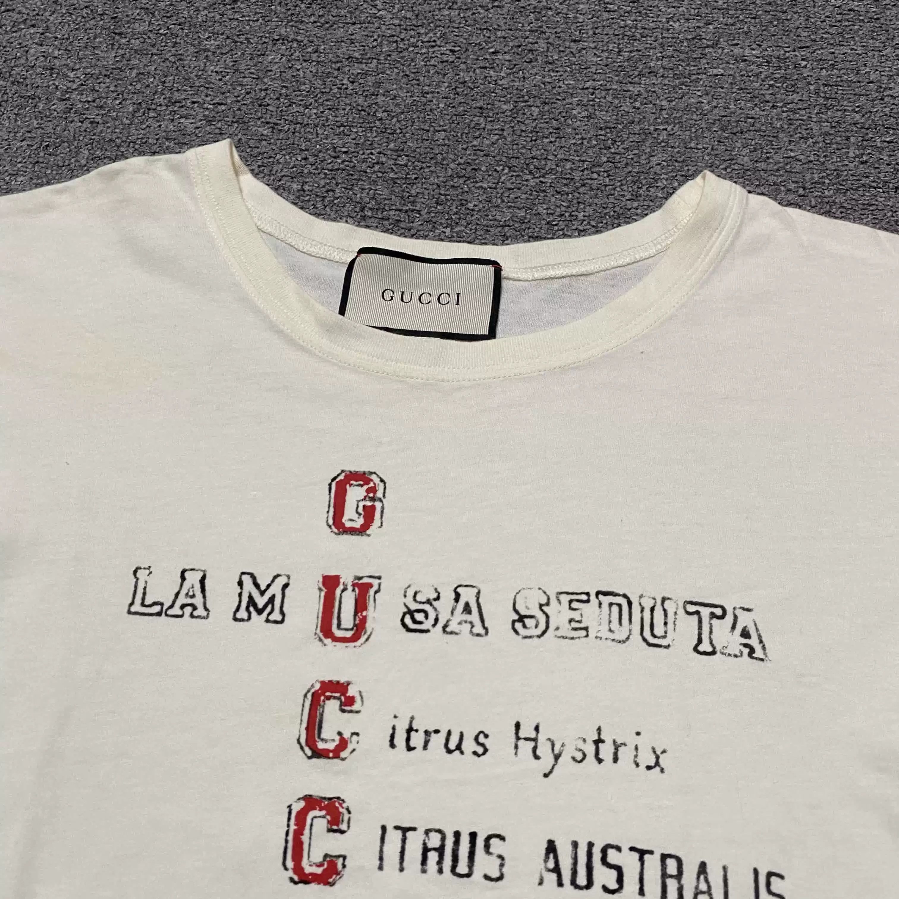 Gucci GUCCI Graffiti Logo Short Sleeve Size US S / EU 44-46 / 1 - 3 Thumbnail