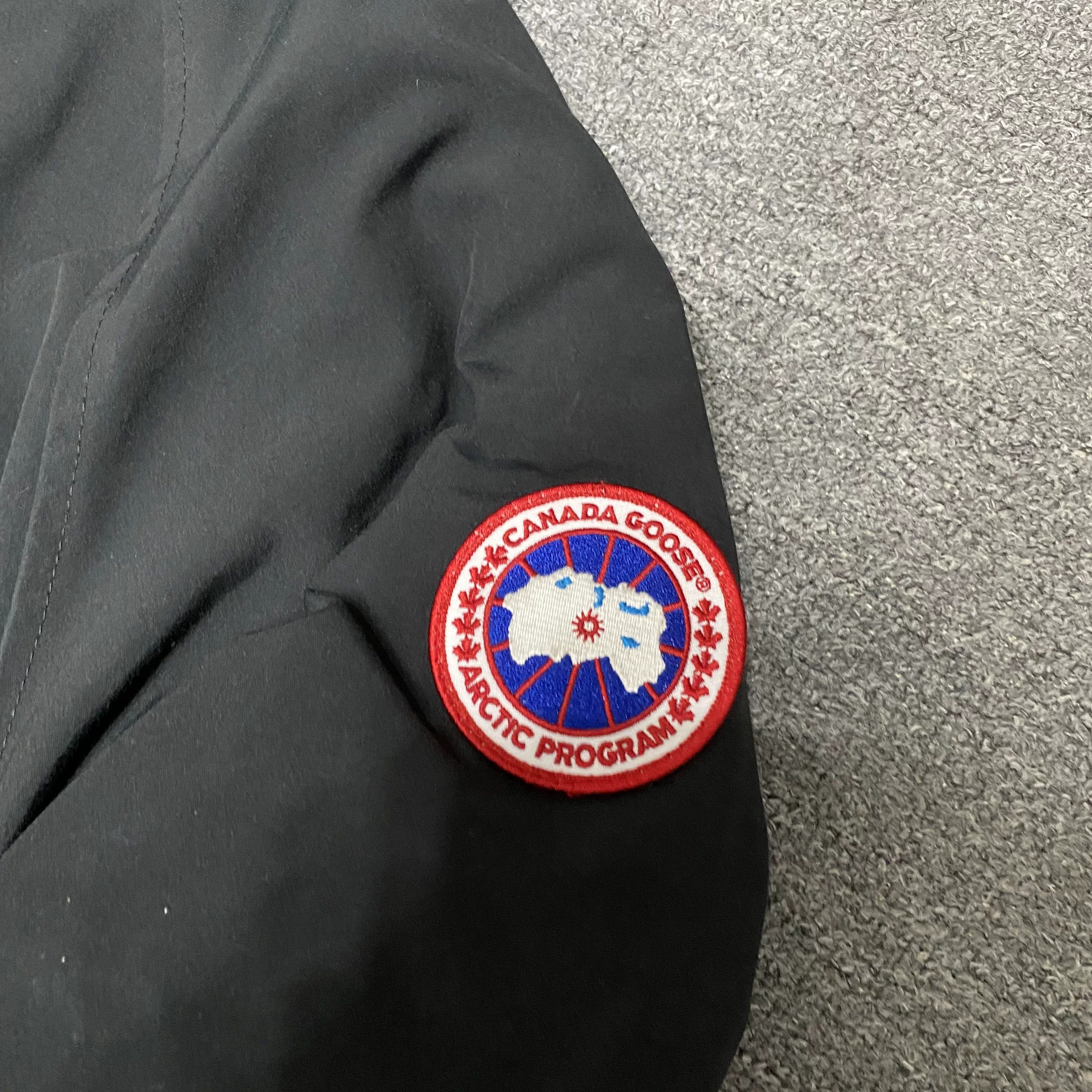 Canada Goose Canada Goose Down Jacket Size US L / EU 52-54 / 3 - 3 Thumbnail
