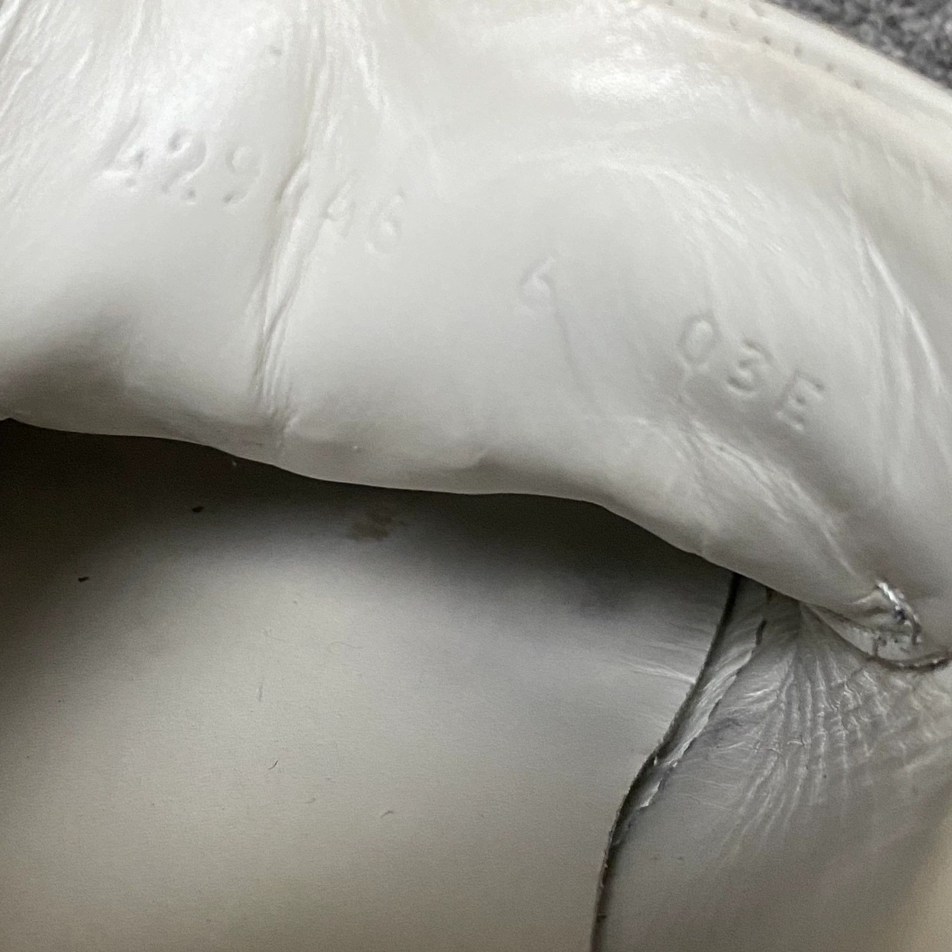 Gucci Gucci Bee White Sneakers Size US 6 / IT 36 - 7 Thumbnail