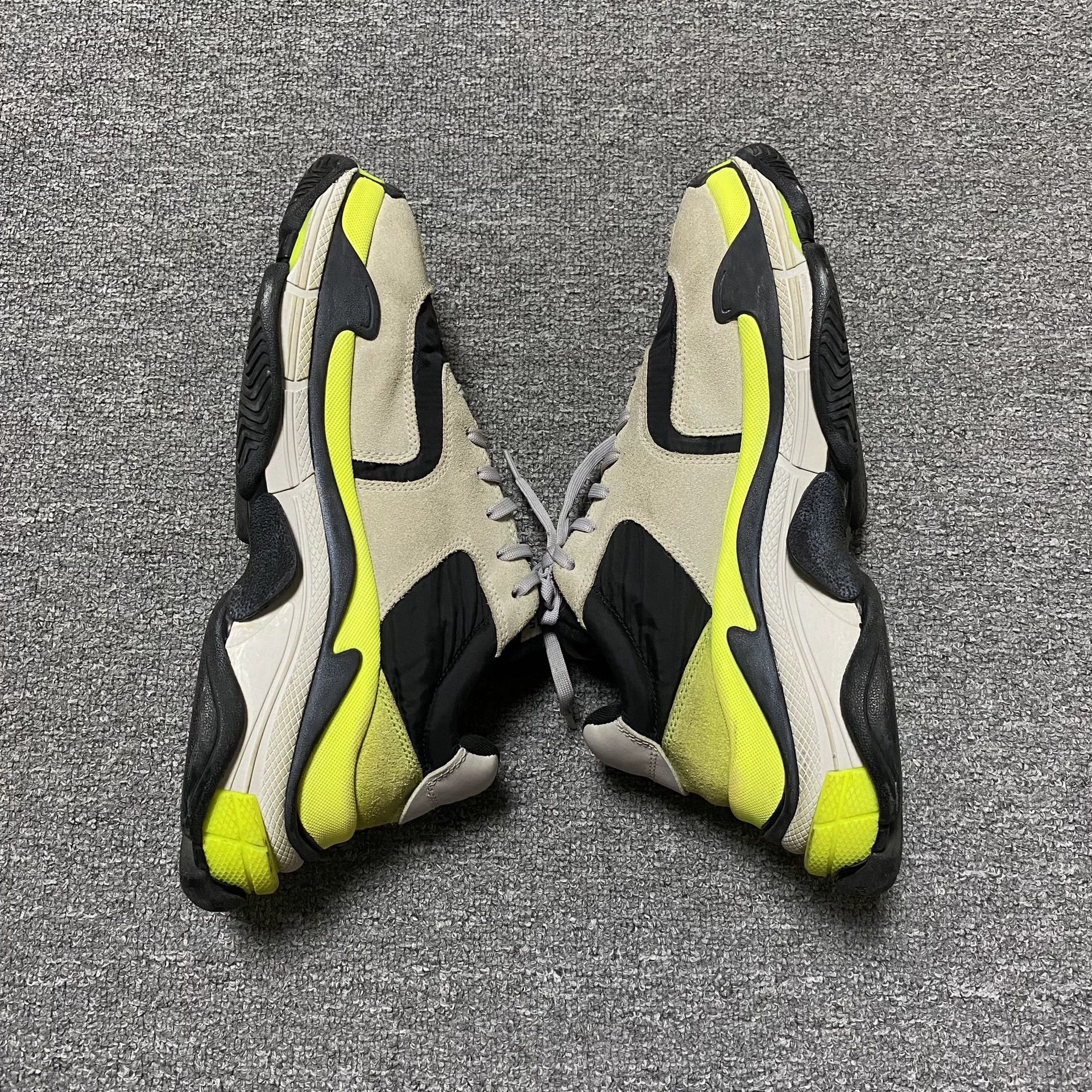 Balenciaga Balenciaga Triples Chunky Sneakers Size US 9 / EU 42 - 4 Thumbnail