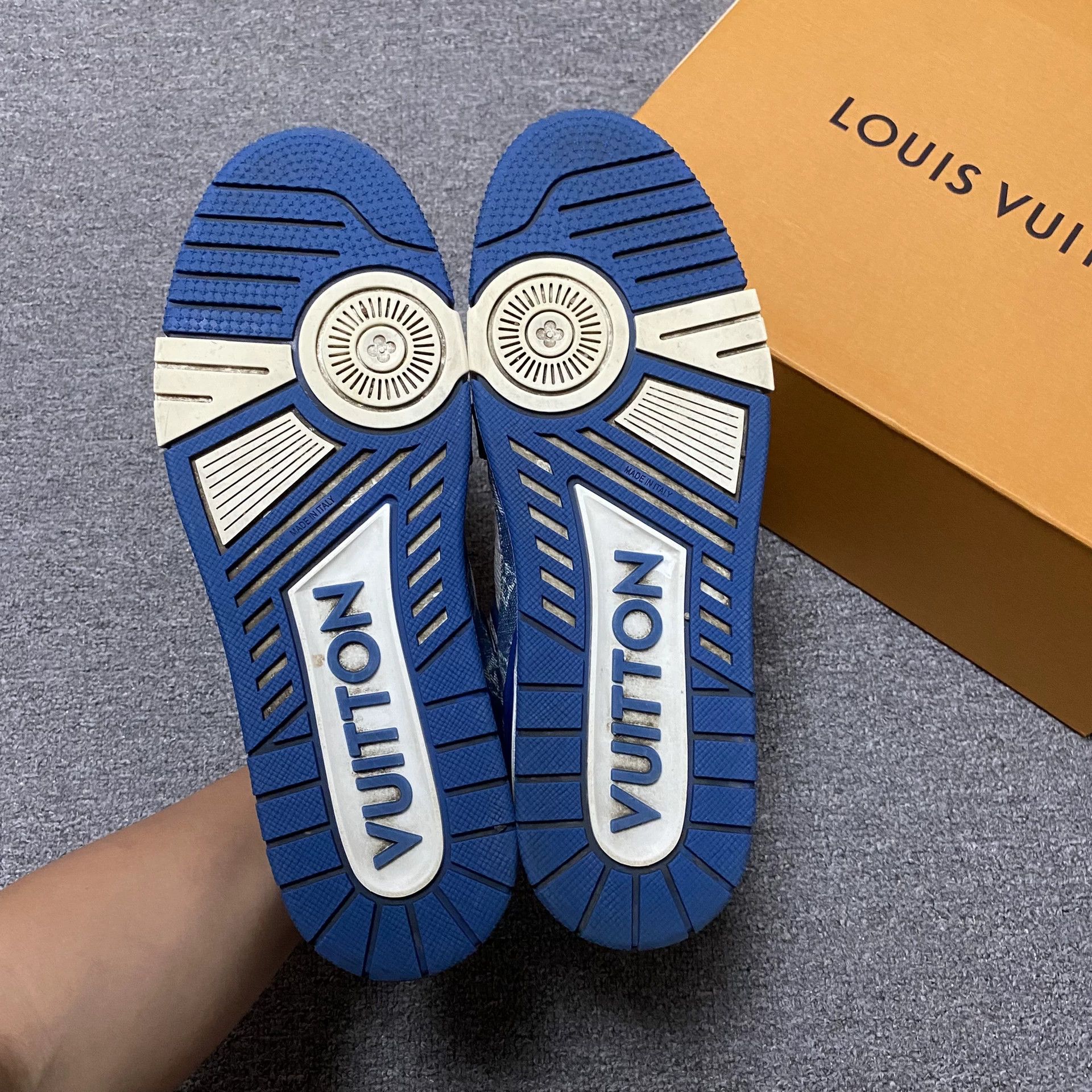 Louis Vuitton Louis Vuitton Lv TRAINER Blue Denim Size US 9.5 / EU 42-43 - 7 Thumbnail