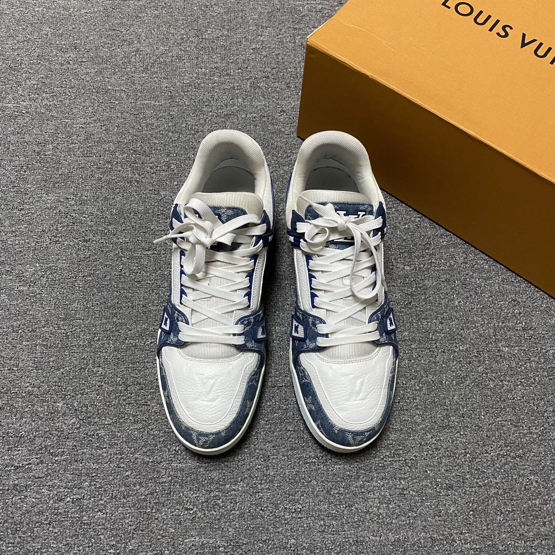 Louis Vuitton Louis Vuitton Lv TRAINER Blue Denim Size US 9.5 / EU 42-43 - 3 Thumbnail