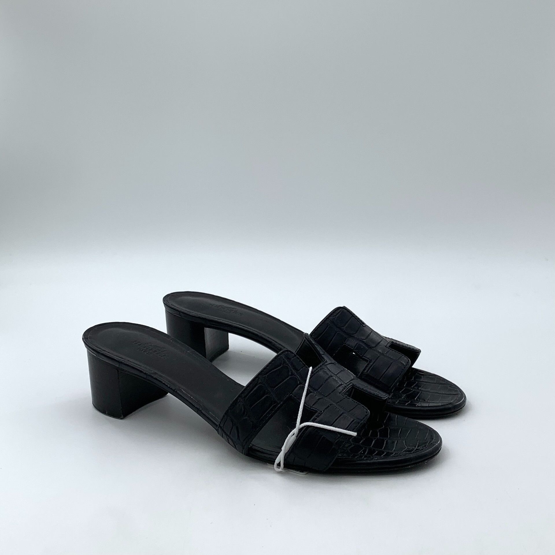 Hermes Hermes Black Sandals 38 Women Size US 7.5 / IT 37.5 - 2 Thumbnail