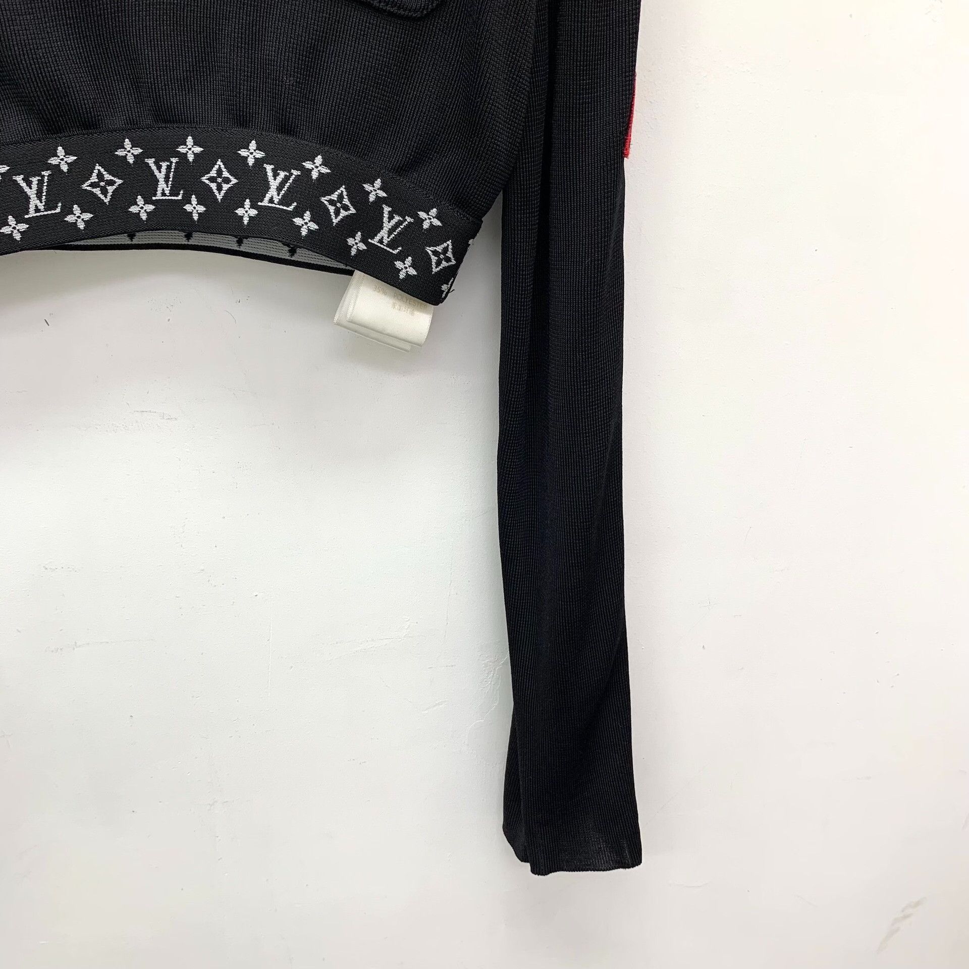 Louis Vuitton Louis Vuitton Black Sweater M Women Size M / US 6-8 / IT 42-44 - 4 Thumbnail
