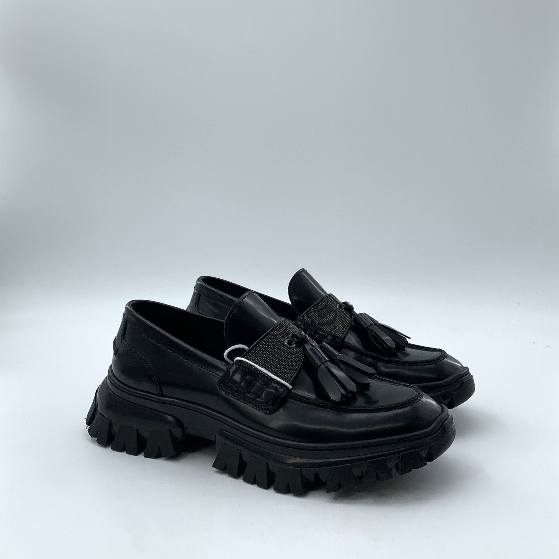 Salvatore Ferragamo Salvatore Ferragamo Black Lowtop Sneakers 37 Women Size US 6.5 / IT 36.5 - 2 Thumbnail