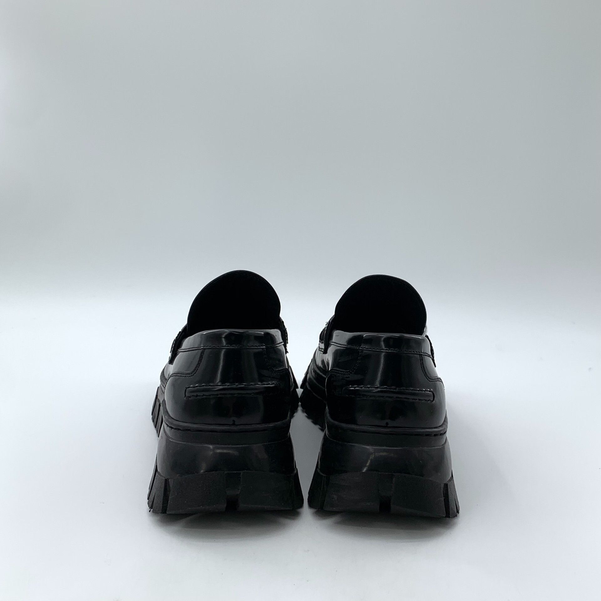 Salvatore Ferragamo Salvatore Ferragamo Black Lowtop Sneakers 37 Women Size US 6.5 / IT 36.5 - 4 Thumbnail