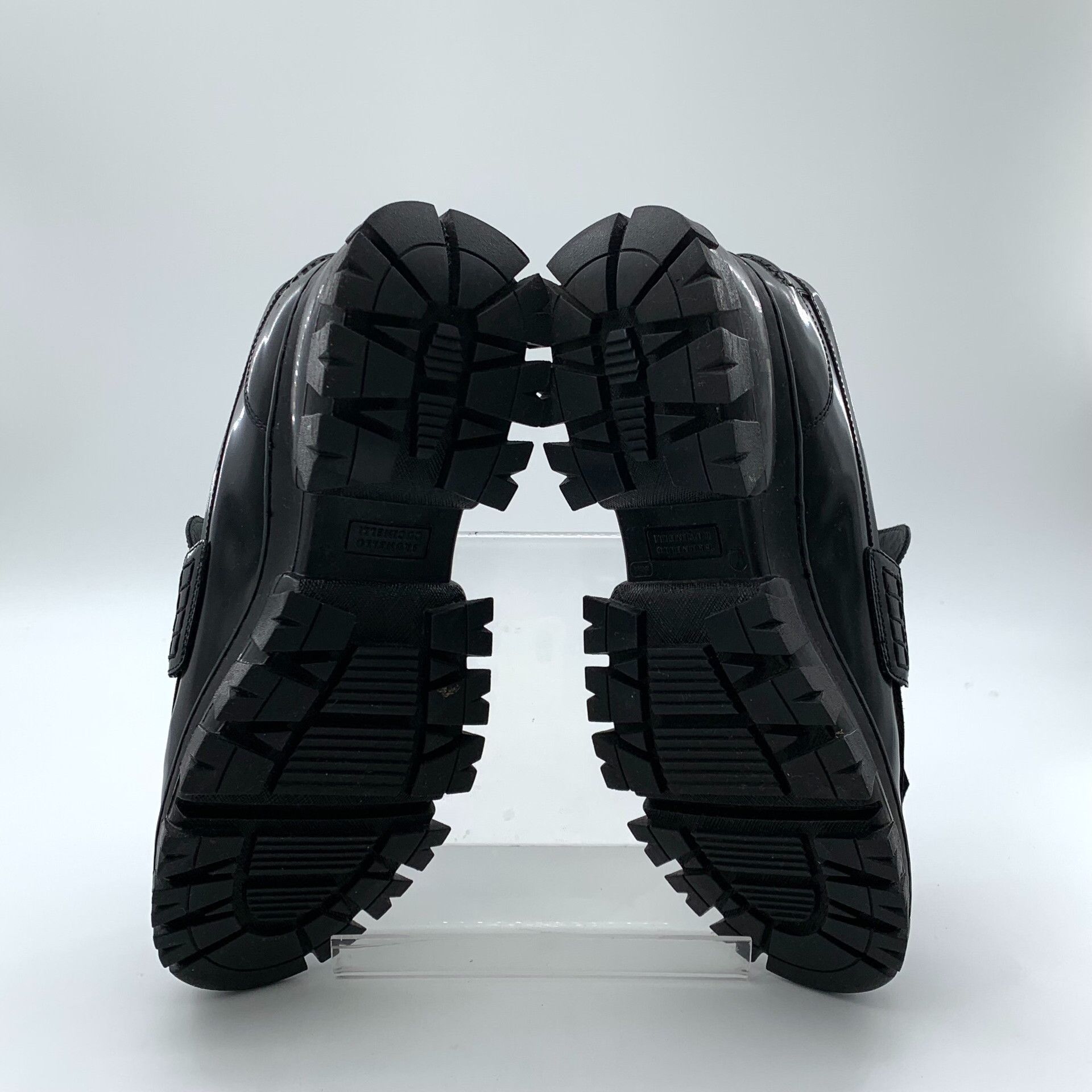 Salvatore Ferragamo Salvatore Ferragamo Black Lowtop Sneakers 37 Women Size US 6.5 / IT 36.5 - 5 Thumbnail