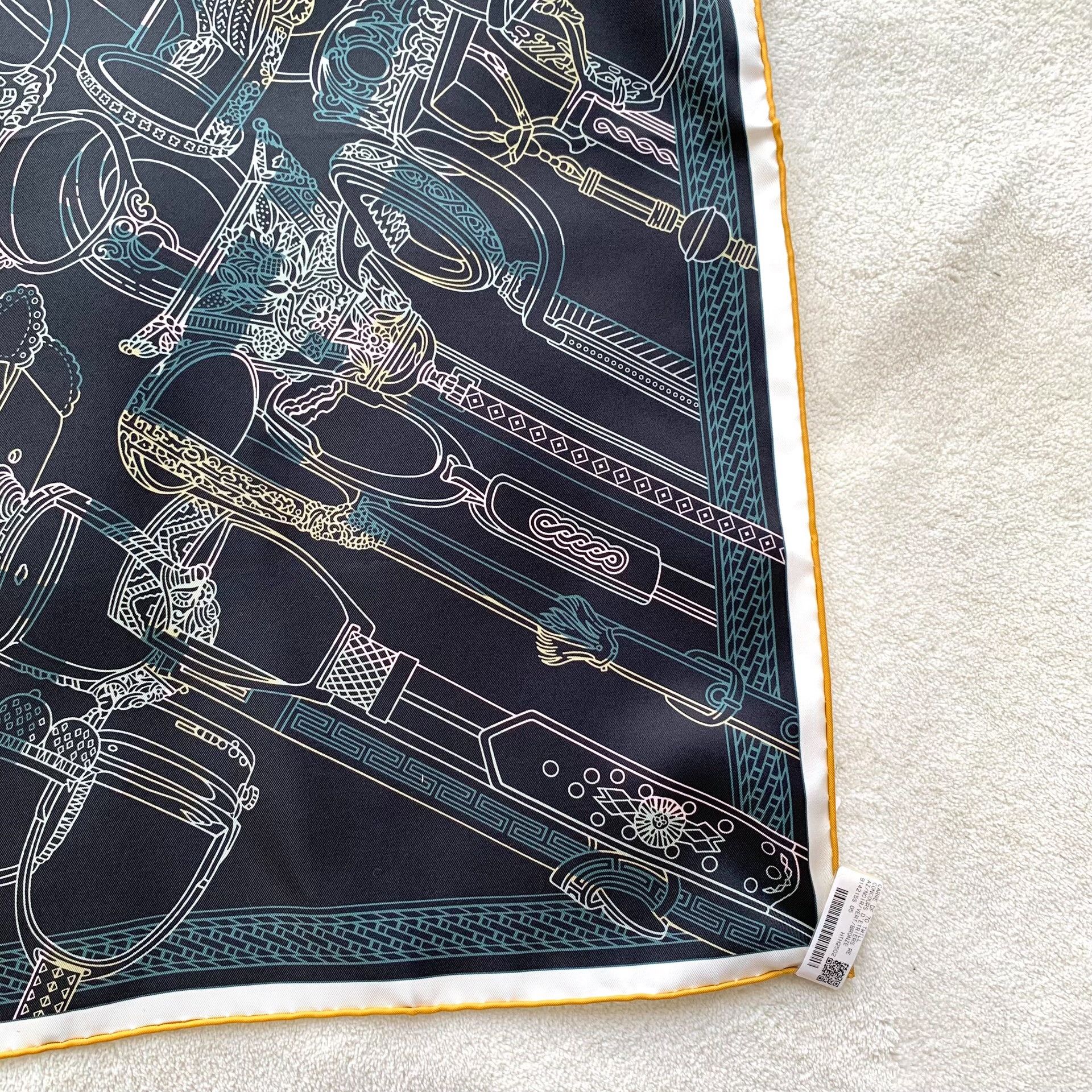 Hermes Hermes Printed Graphic Blue Scarf 65 Men Size ONE SIZE - 4 Thumbnail