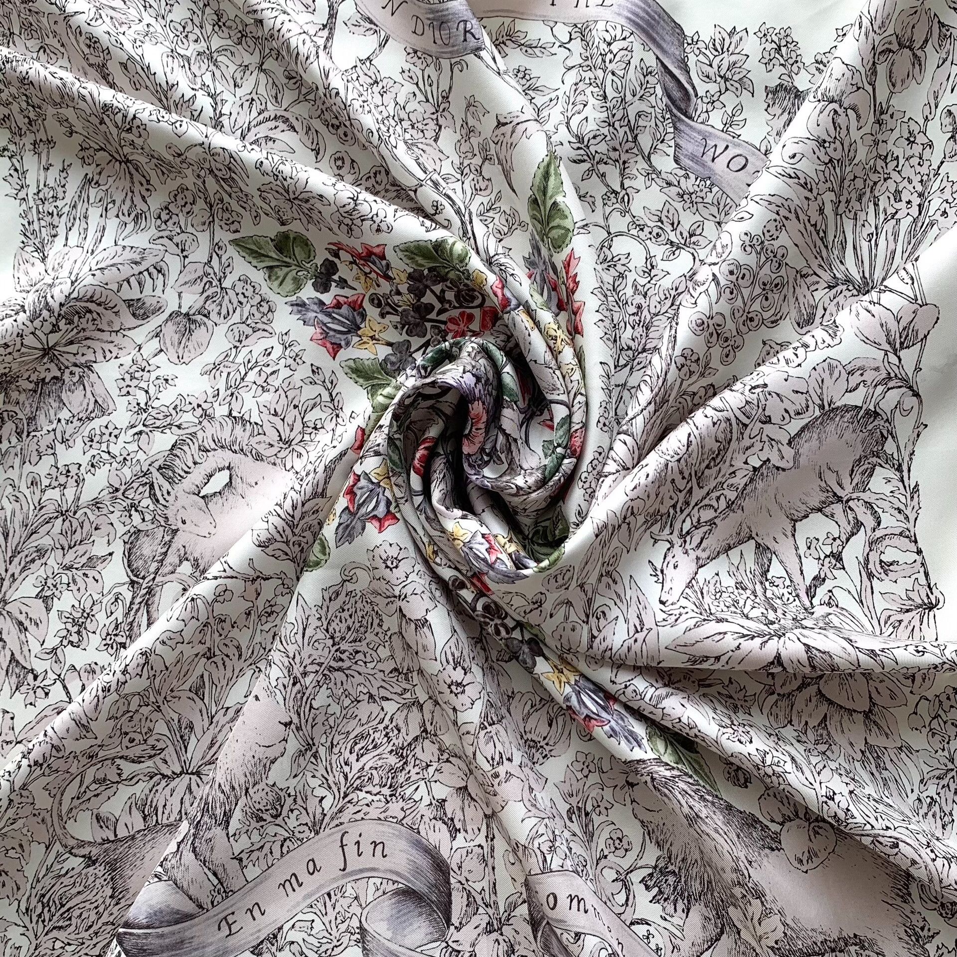 Dior Dior Printed Graphic White Scarf 37 Men Size ONE SIZE - 9 Thumbnail