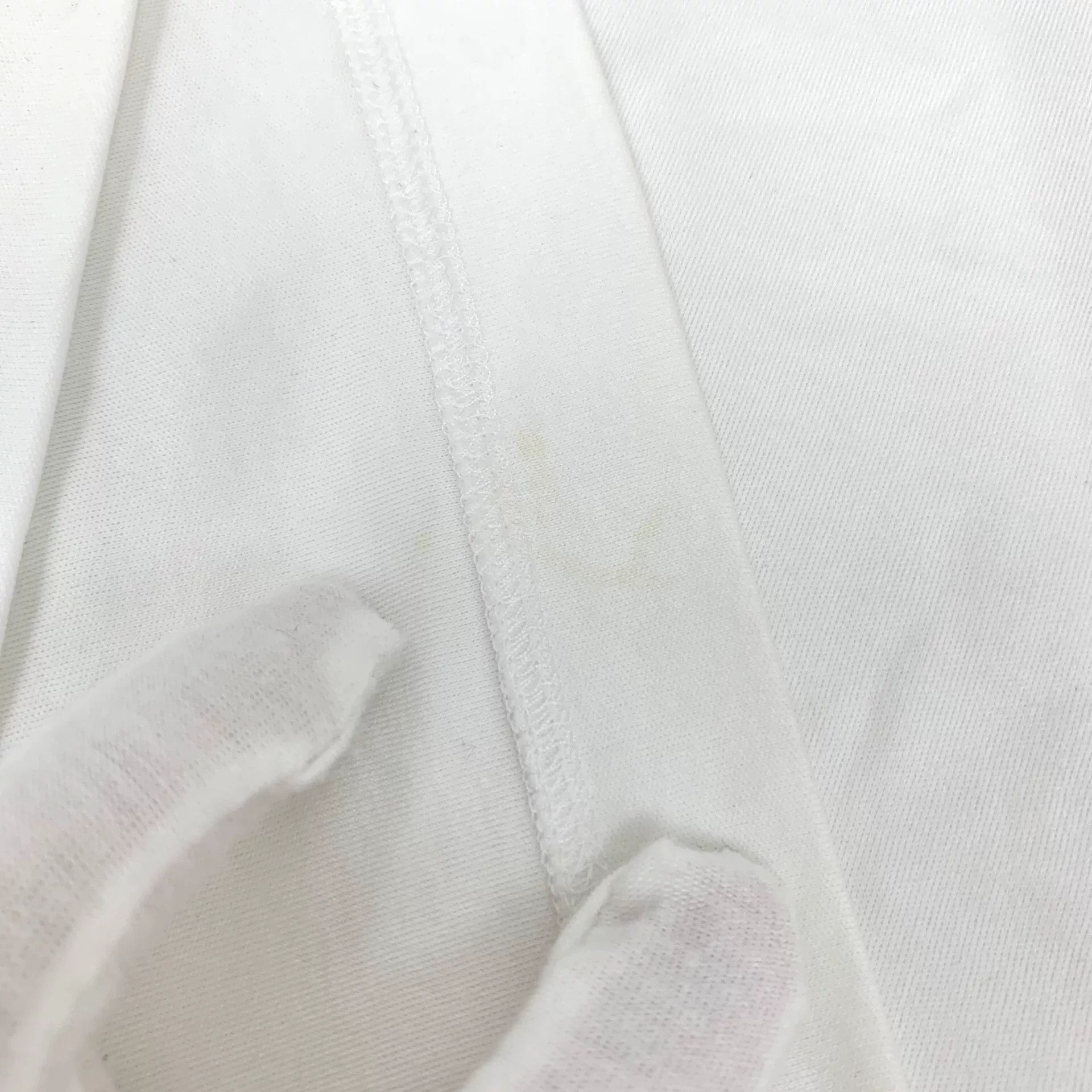 Louis Vuitton Louis Vuitton White T-Shirt L Men Size US L / EU 52-54 / 3 - 9 Thumbnail