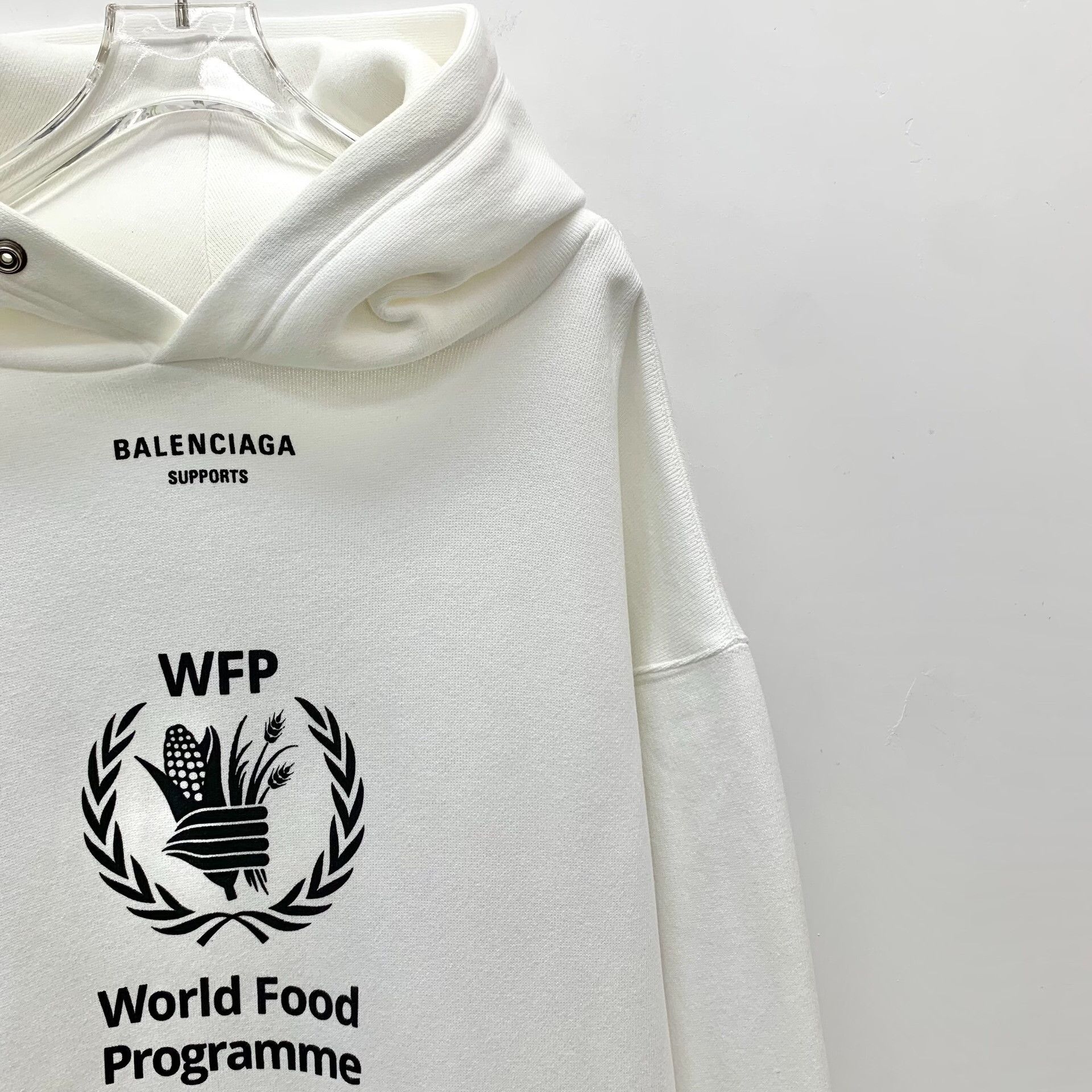 Balenciaga Balenciaga Collab White Hoodie S Men Size US S / EU 44-46 / 1 - 3 Thumbnail