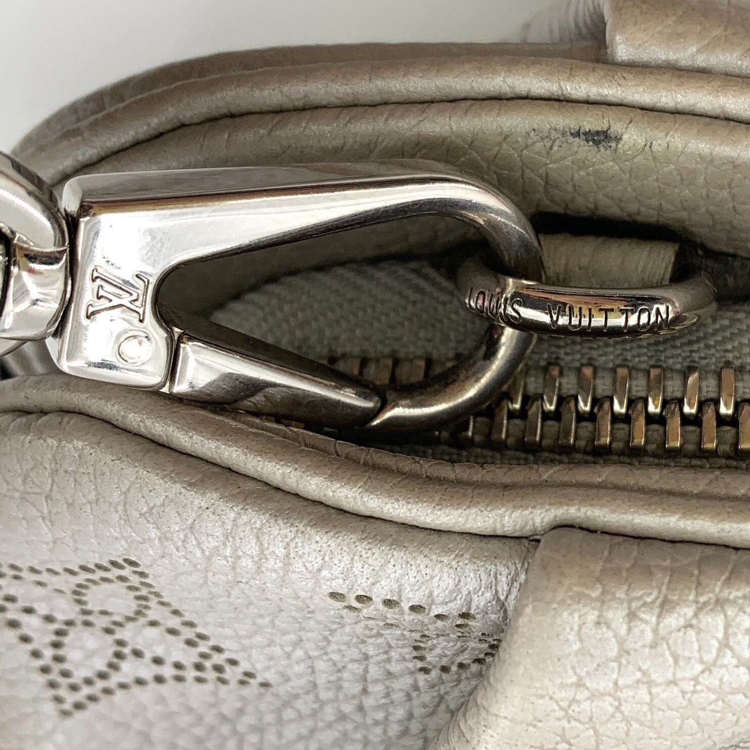 Louis Vuitton Louis Vuitton Gray Shoulder Bag 22 Women Size ONE SIZE - 8 Thumbnail