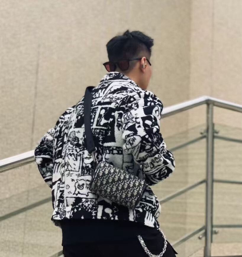 Louis Vuitton Louis Vuitton Multi Jacket M Women Size M / US 6-8 / IT 42-44 - 8 Thumbnail