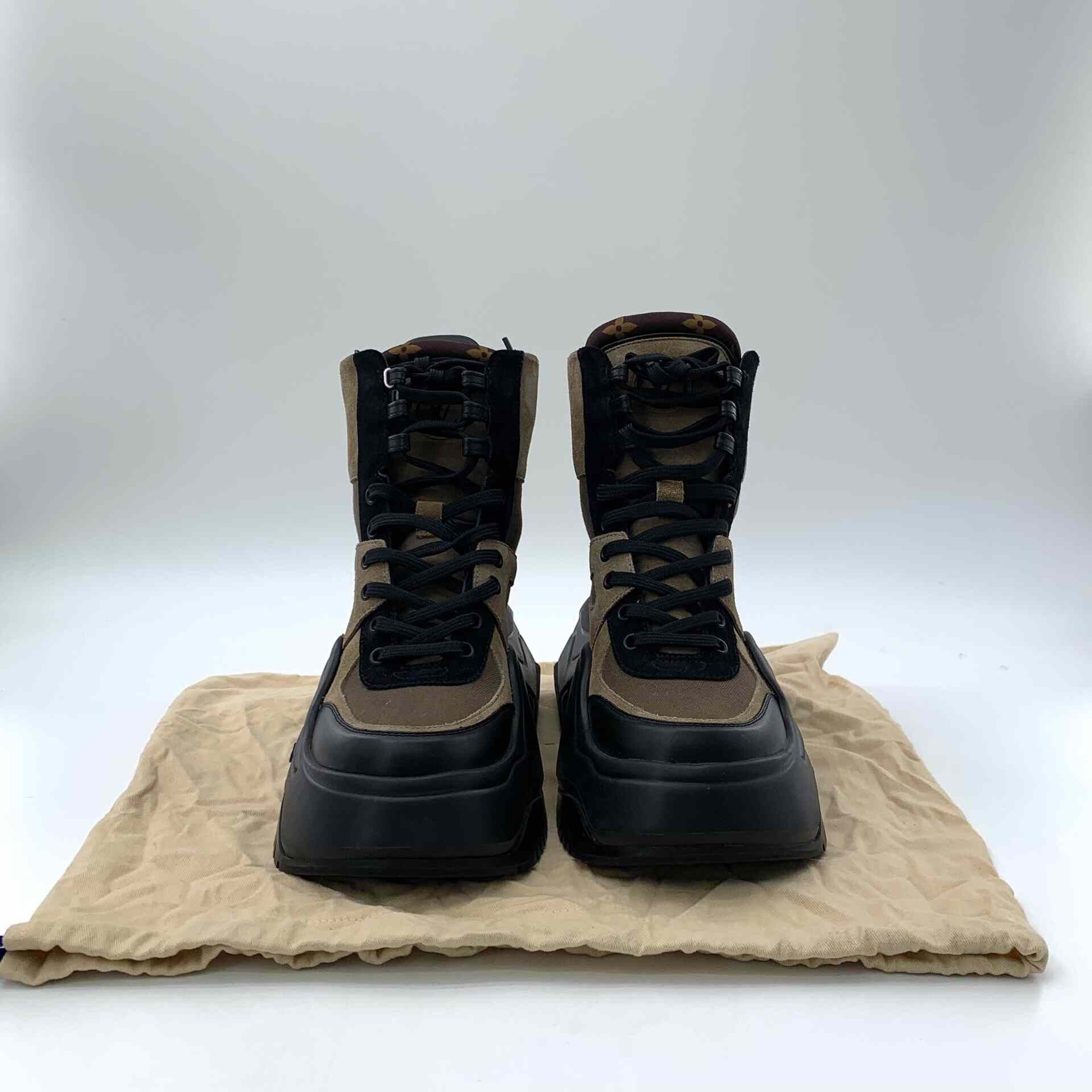 Louis Vuitton Louis Vuitton Multi Boots 37 Women Size US 6.5 / IT 36.5 - 8 Thumbnail