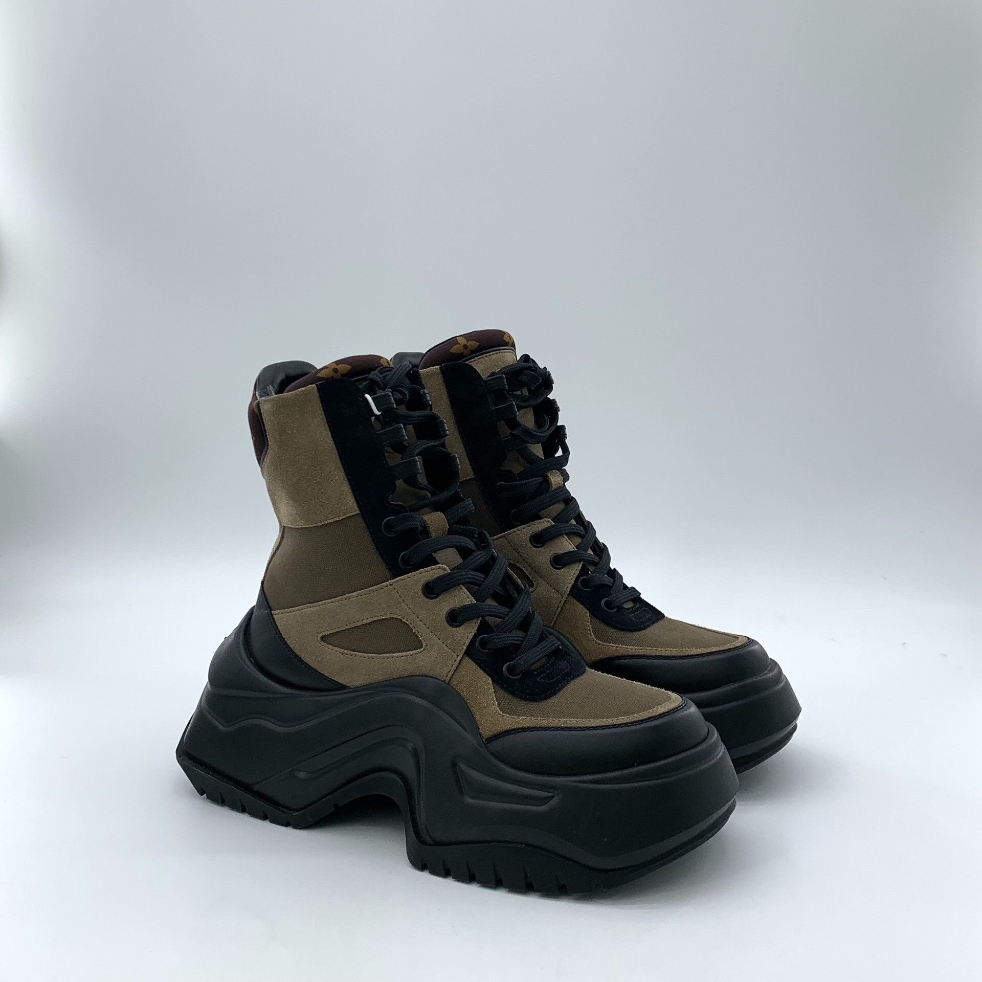 Louis Vuitton Louis Vuitton Multi Boots 37 Women Size US 6.5 / IT 36.5 - 2 Thumbnail