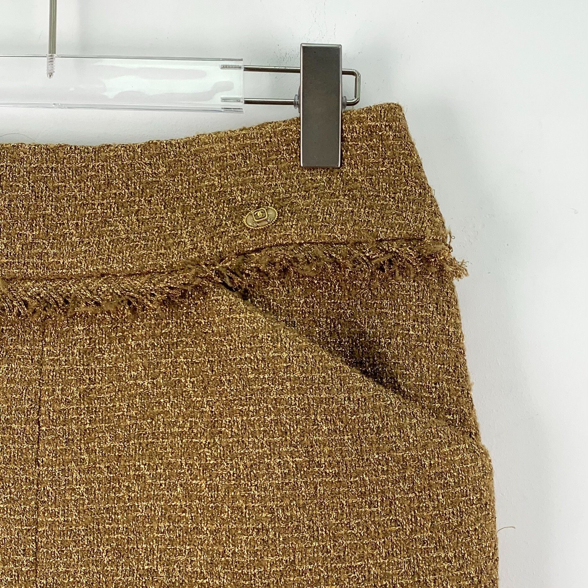 Chanel Chanel Knit Gold Skirt M Women Size 28" / US 6 / IT 42 - 3 Thumbnail