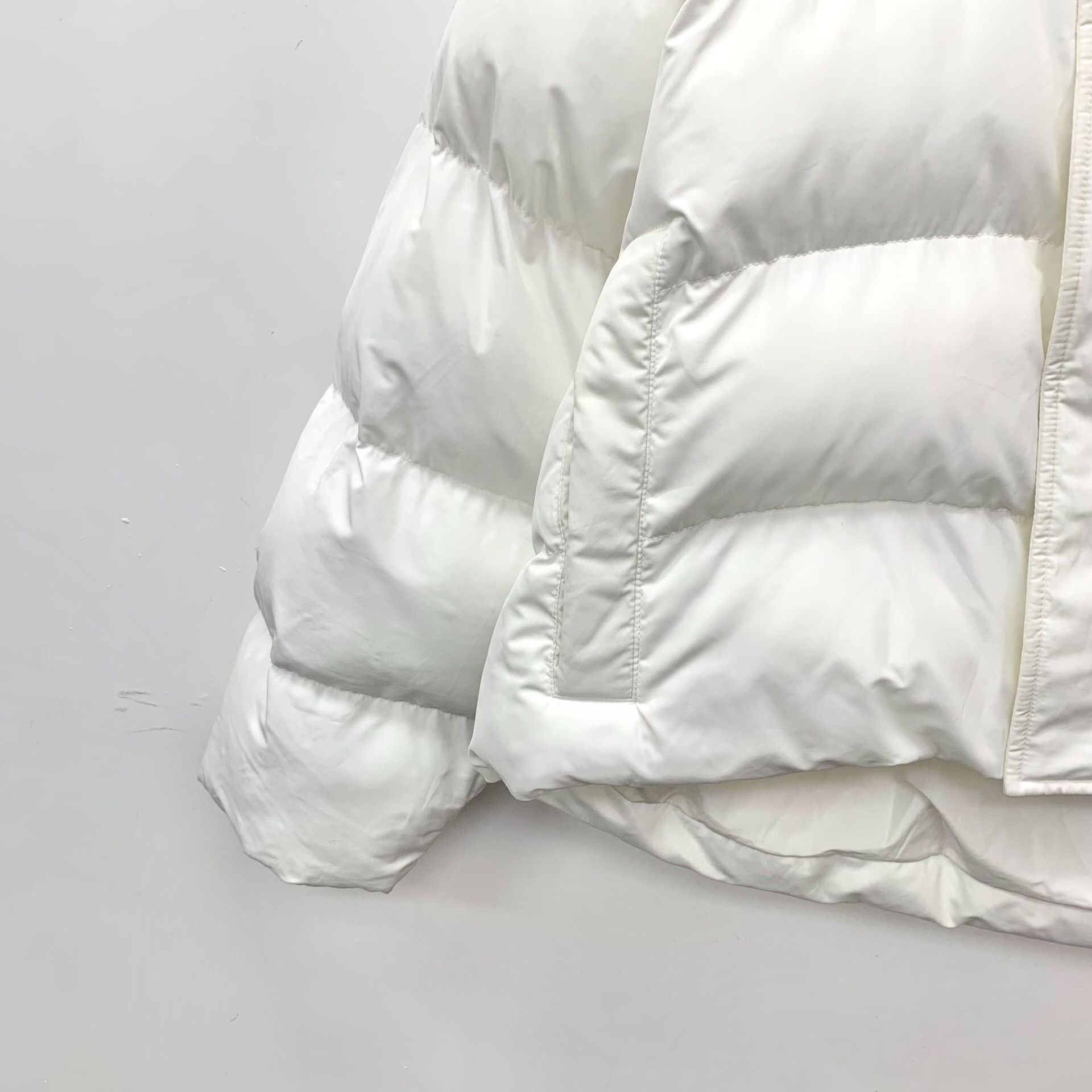 Balenciaga Balenciaga White Down Jacket S Women Size S / US 4 / IT 40 - 4 Thumbnail