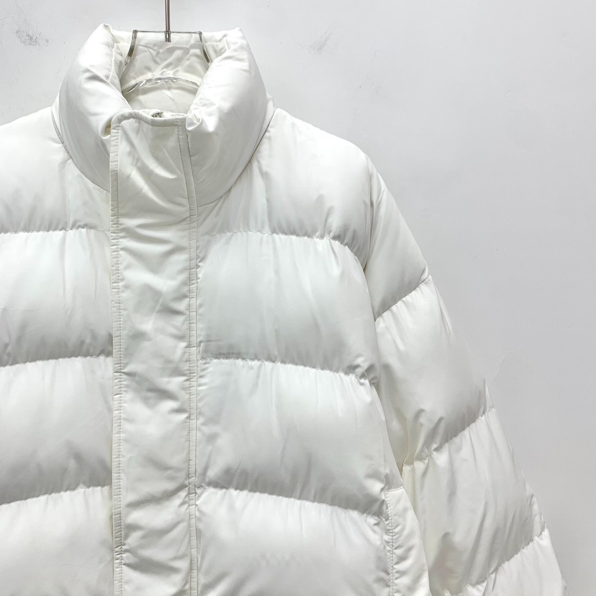 Balenciaga Balenciaga White Down Jacket S Women Size S / US 4 / IT 40 - 3 Thumbnail