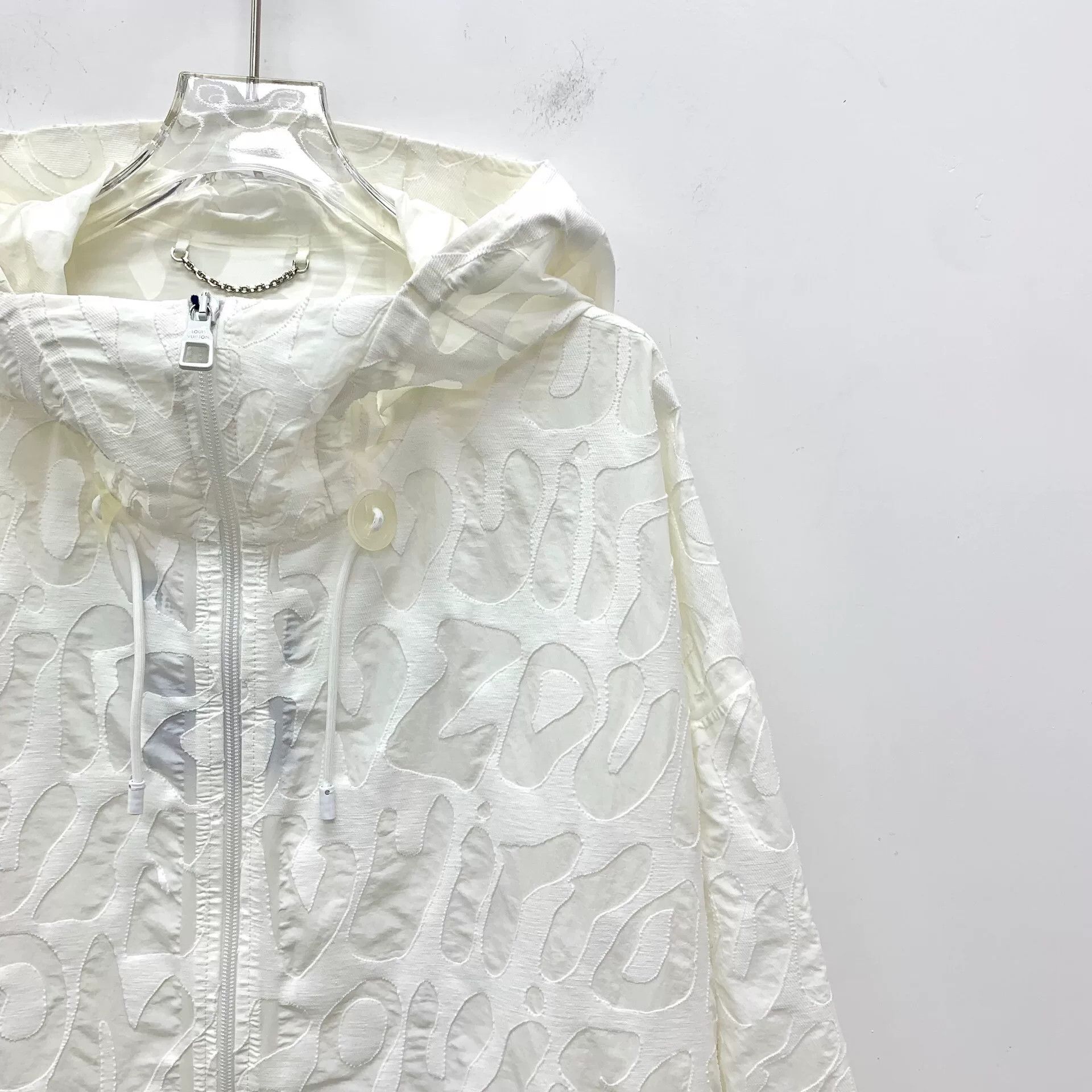 Louis Vuitton Louis Vuitton White Jacket L Women Size L / US 10 / IT 46 - 3 Thumbnail