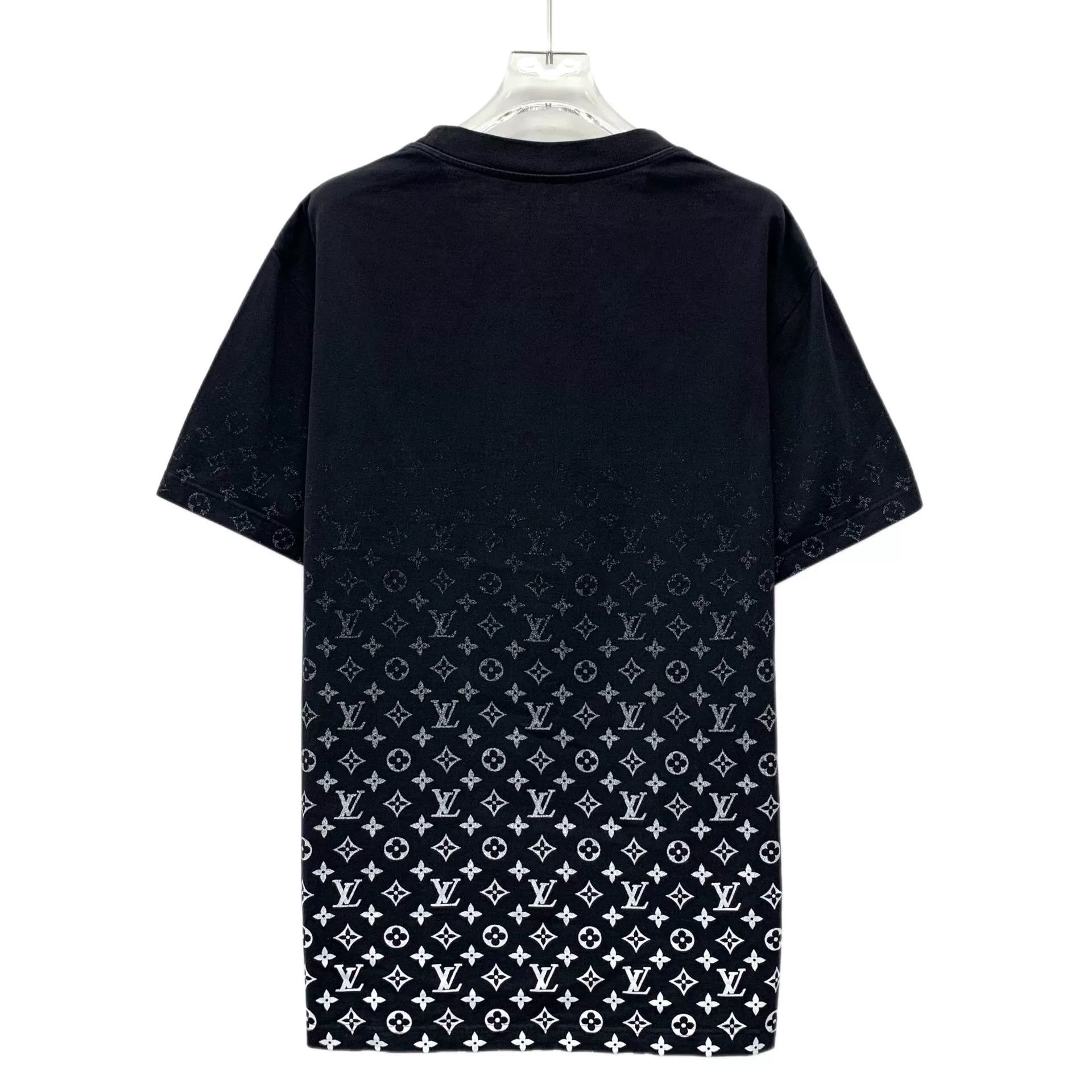 Louis Vuitton Louis Vuitton Multi T-Shirt XXL Men Size US XXL / EU 58 / 5 - 2 Thumbnail