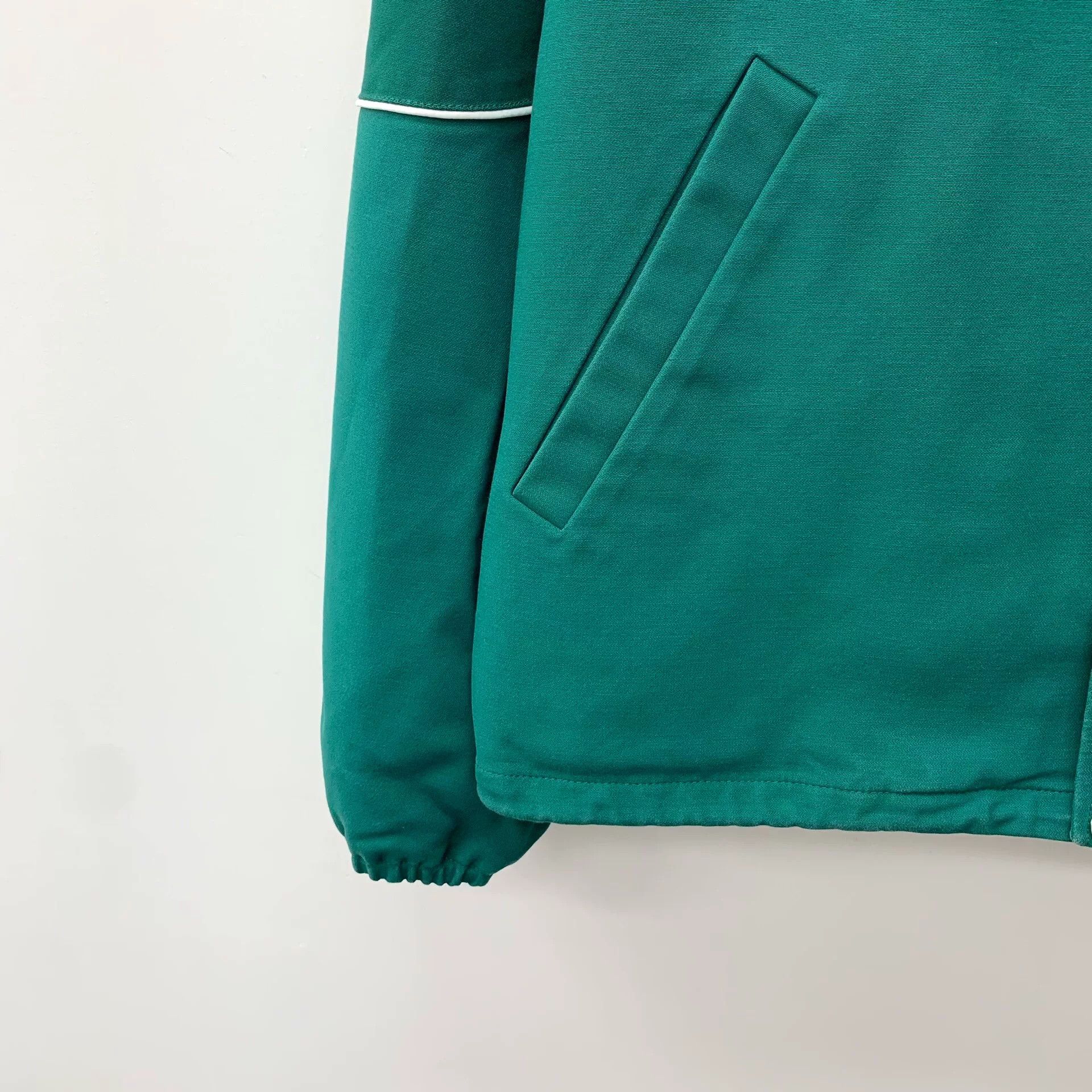 Louis Vuitton Louis Vuitton Green Jacket M Women Size M / US 6-8 / IT 42-44 - 4 Thumbnail