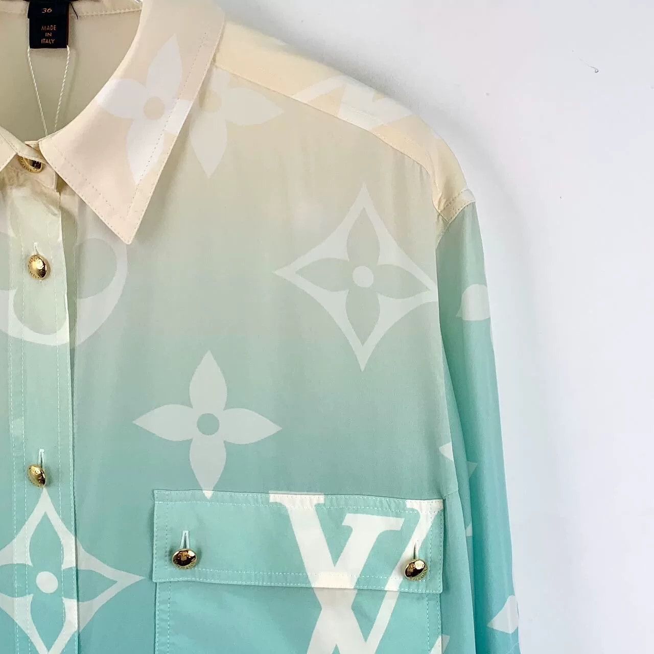 Louis Vuitton Louis Vuitton Tie-Dye Gradient Multi Button Up L Women Size L / US 10 / IT 46 - 3 Thumbnail